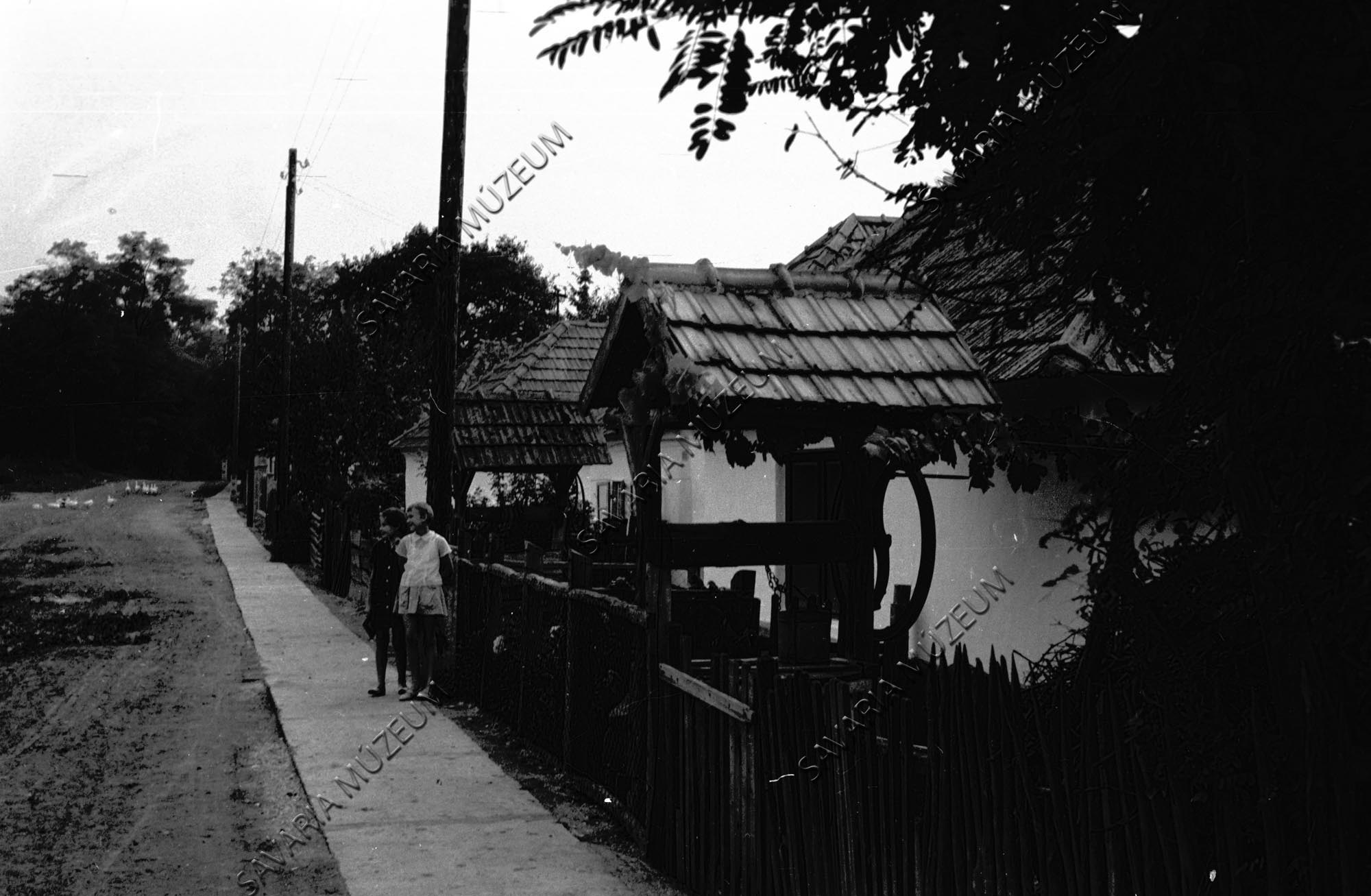 Utcarészlet kúttal (Savaria Megyei Hatókörű Városi Múzeum, Szombathely CC BY-NC-SA)