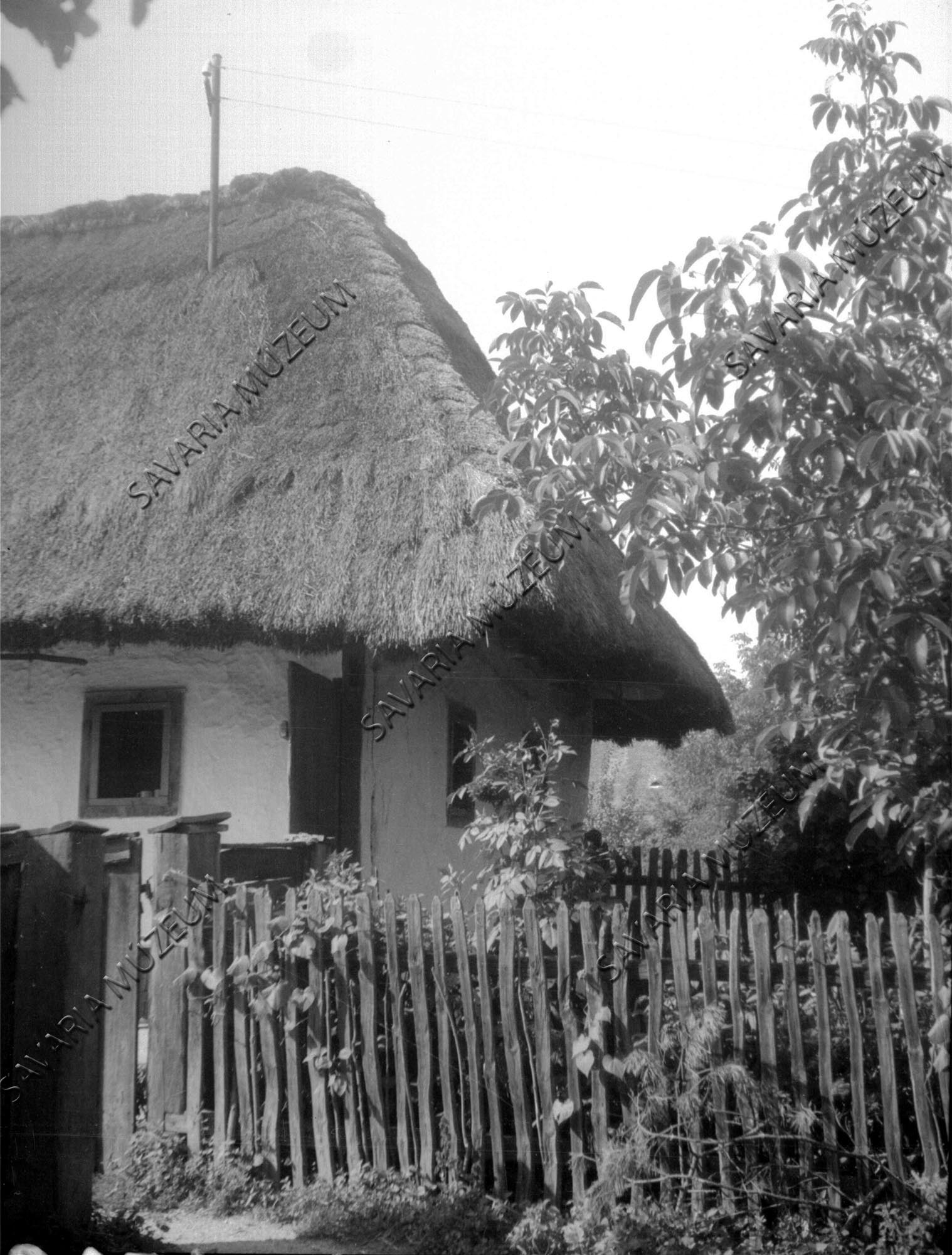 Zsuppos ház eleje (Savaria Megyei Hatókörű Városi Múzeum, Szombathely CC BY-NC-SA)