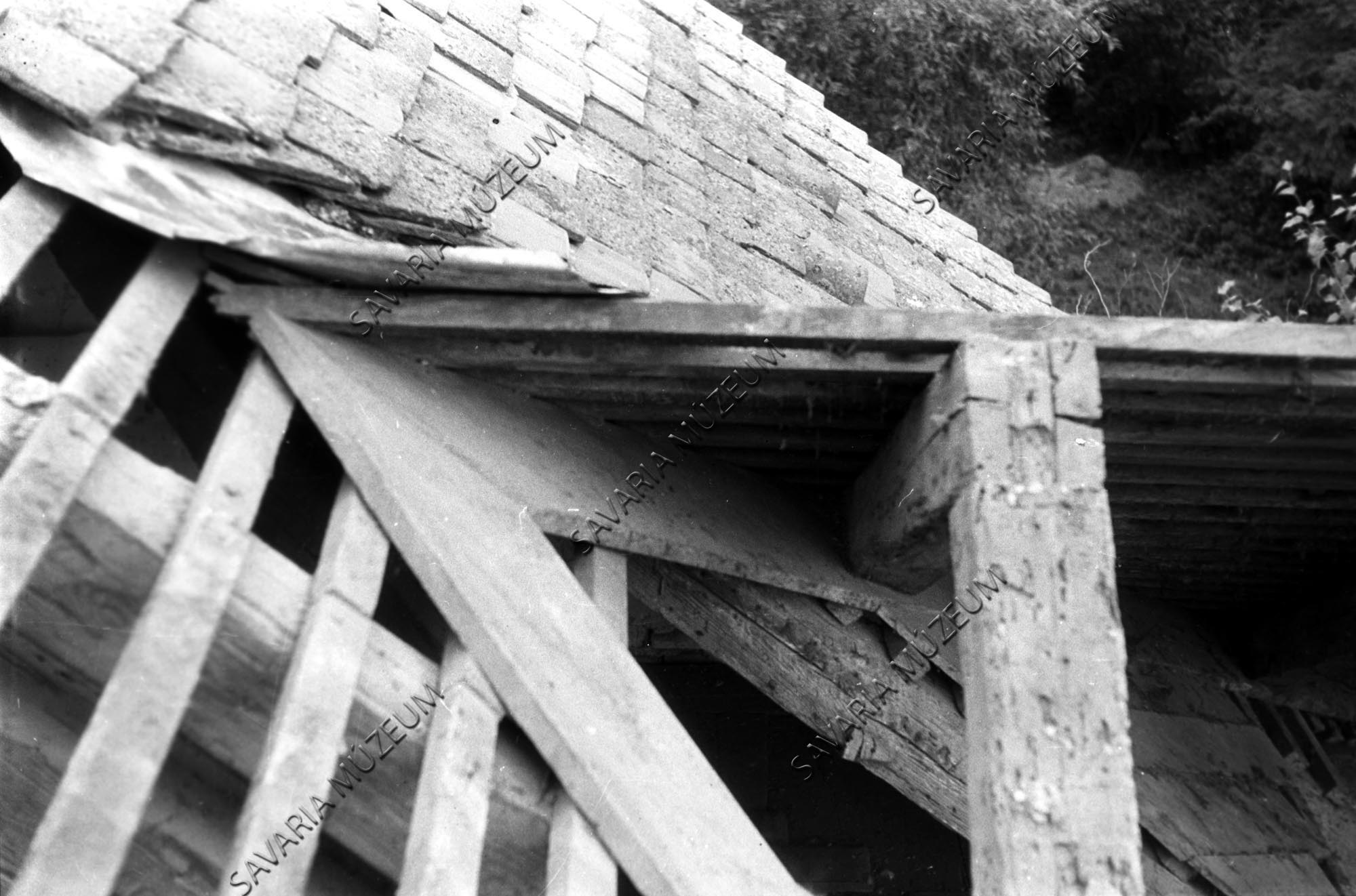 malom lisztszobájának tetőcsatlakozása (Savaria Megyei Hatókörű Városi Múzeum, Szombathely CC BY-NC-SA)