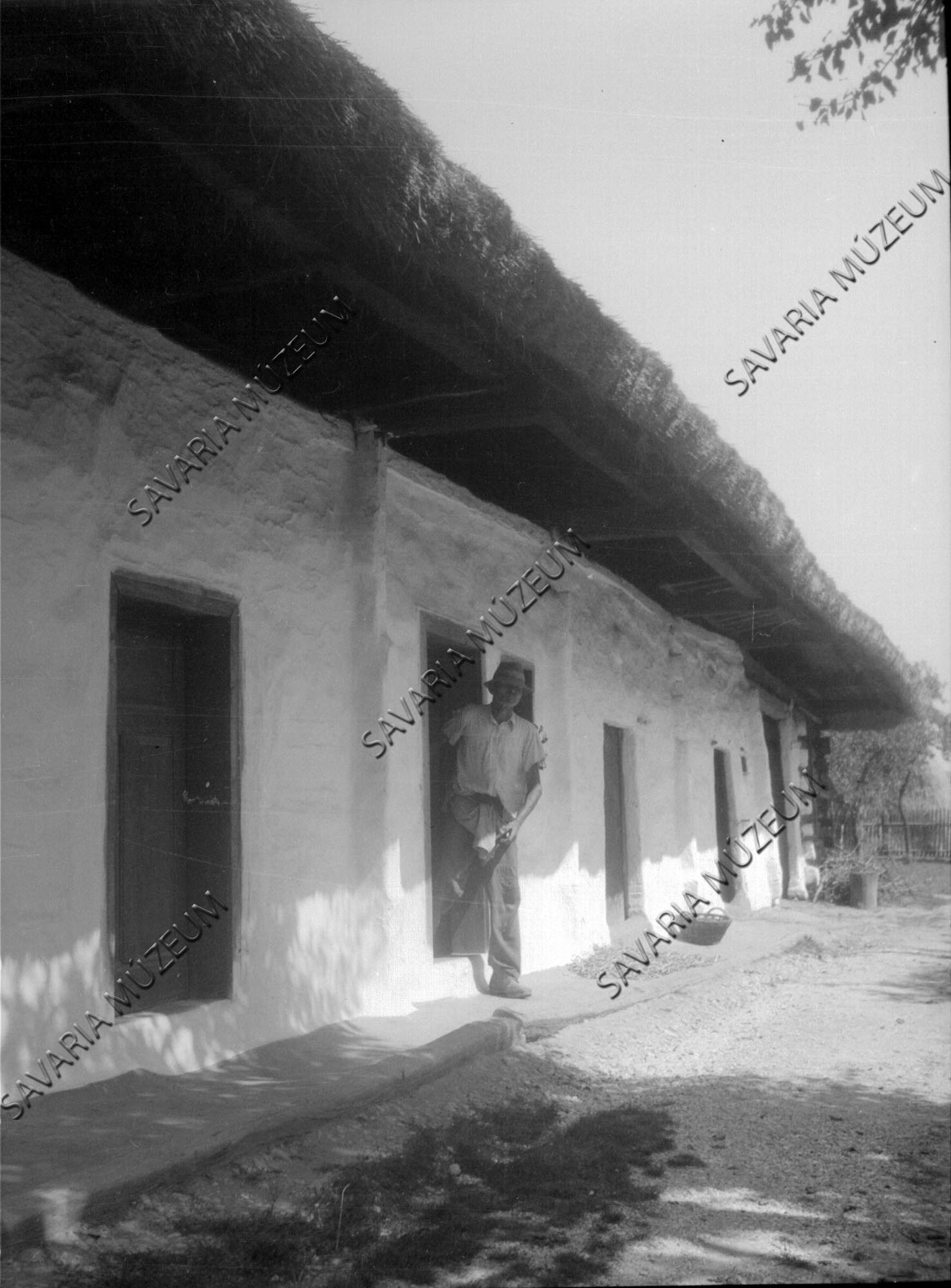 Füstöskonyház ház oldalról (Savaria Megyei Hatókörű Városi Múzeum, Szombathely CC BY-NC-SA)