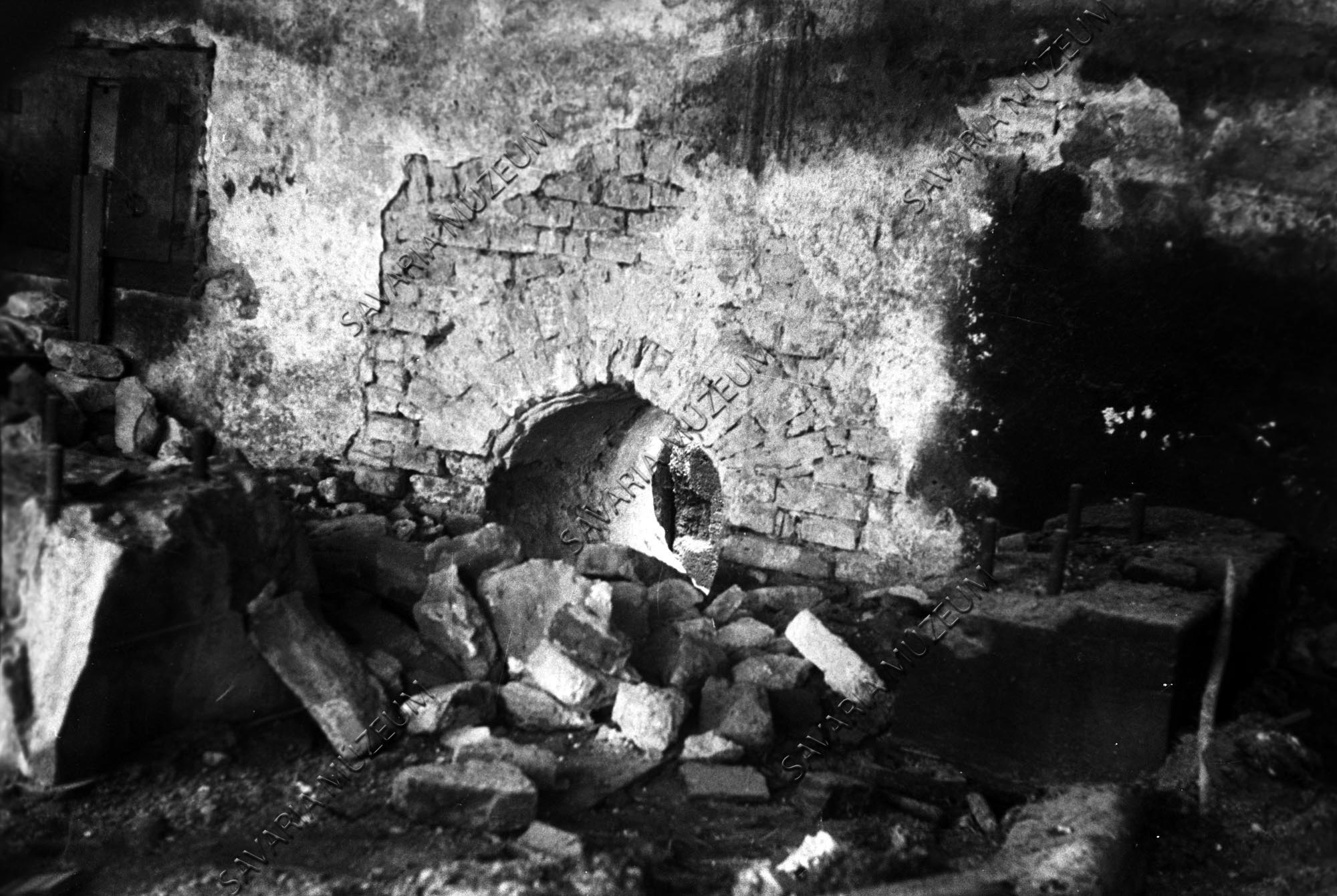 a vizeskerék tengelyének nyílása az É-I falon (Savaria Megyei Hatókörű Városi Múzeum, Szombathely CC BY-NC-SA)