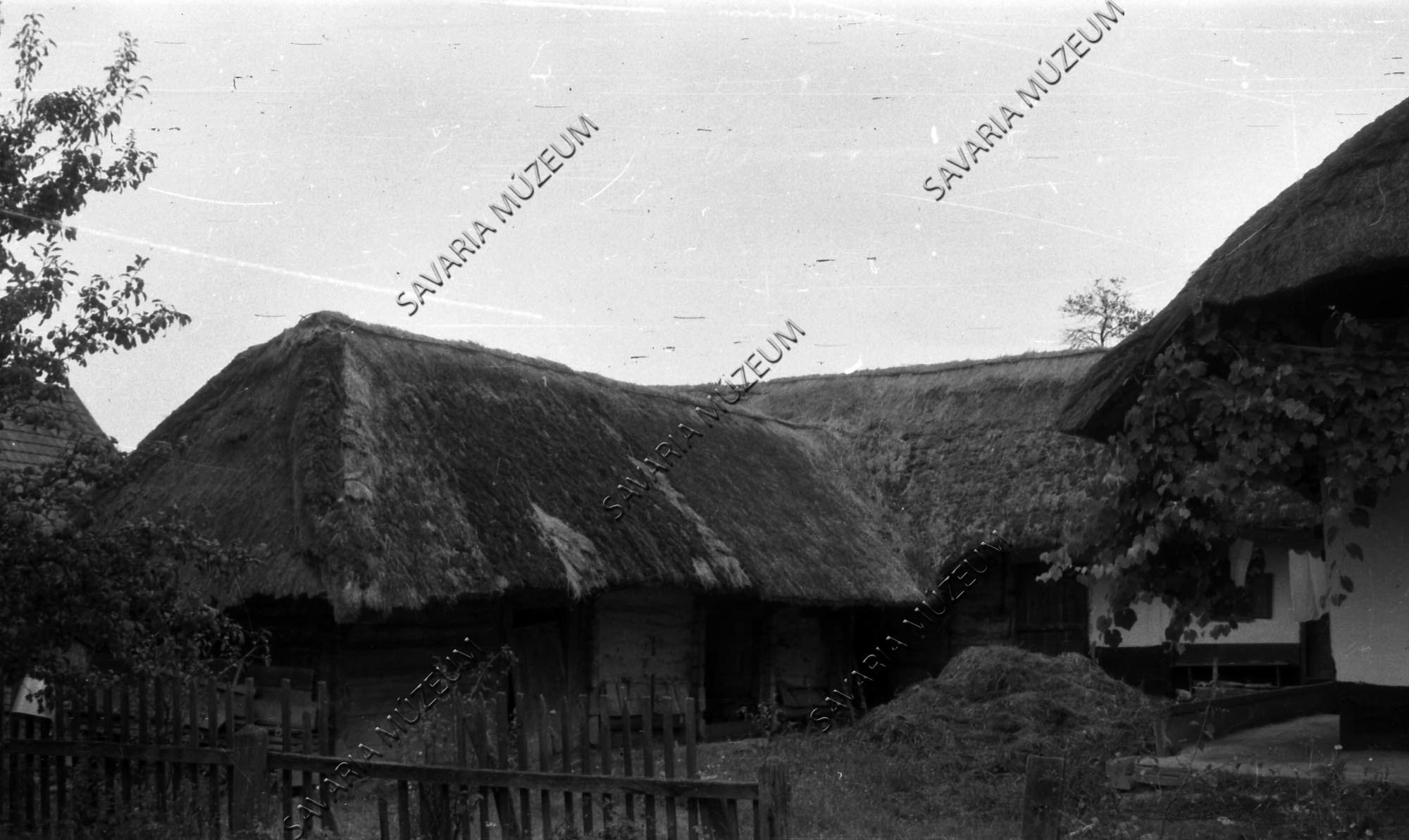 Kerítet ház udvara (Savaria Megyei Hatókörű Városi Múzeum, Szombathely CC BY-NC-SA)