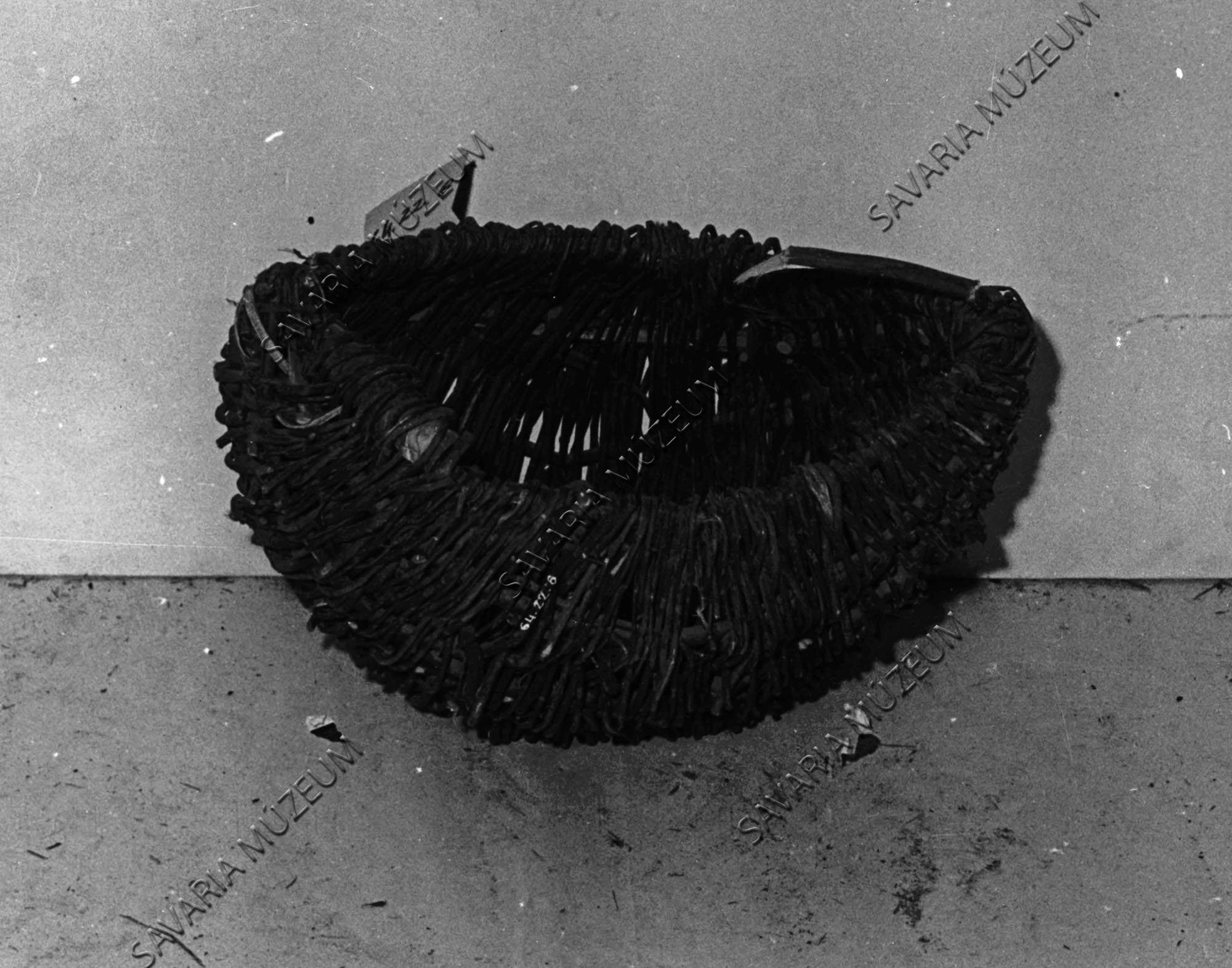 Kosár; "karkosár" (Savaria Megyei Hatókörű Városi Múzeum, Szombathely CC BY-NC-SA)