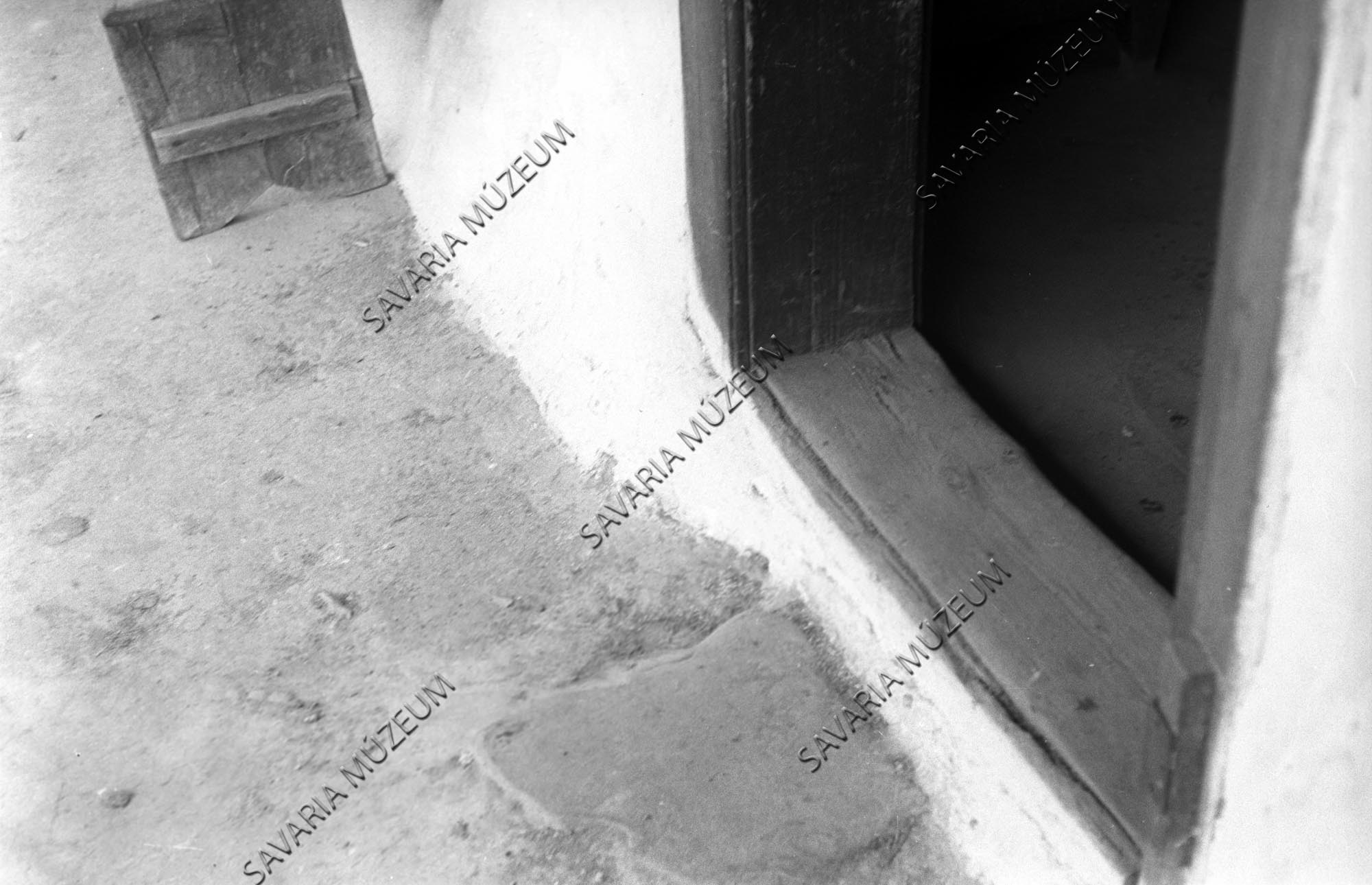 szobaküszöb és ajtórészlet (Savaria Megyei Hatókörű Városi Múzeum, Szombathely CC BY-NC-SA)