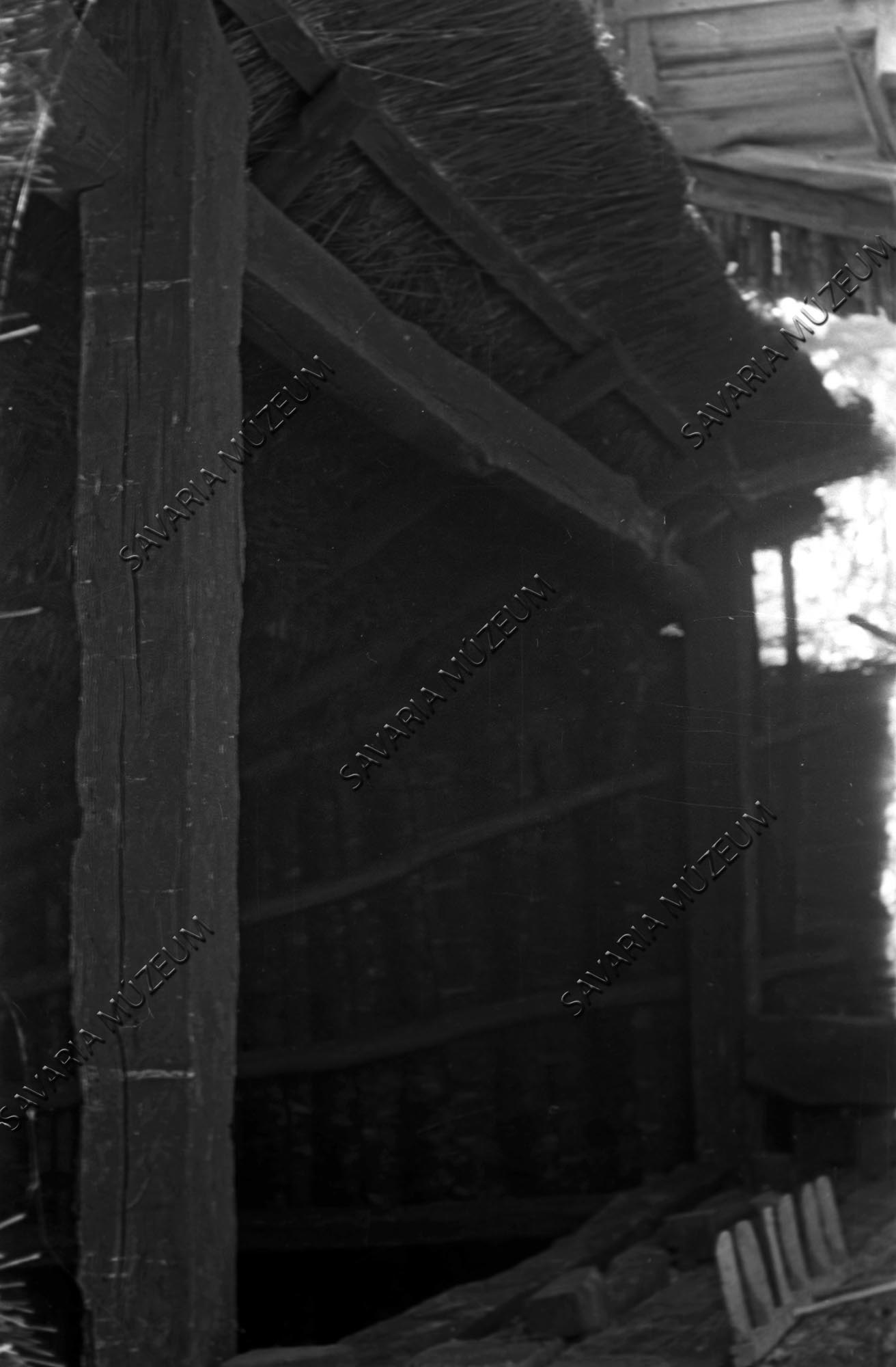 szin tetőszerkezete (Savaria Megyei Hatókörű Városi Múzeum, Szombathely CC BY-NC-SA)