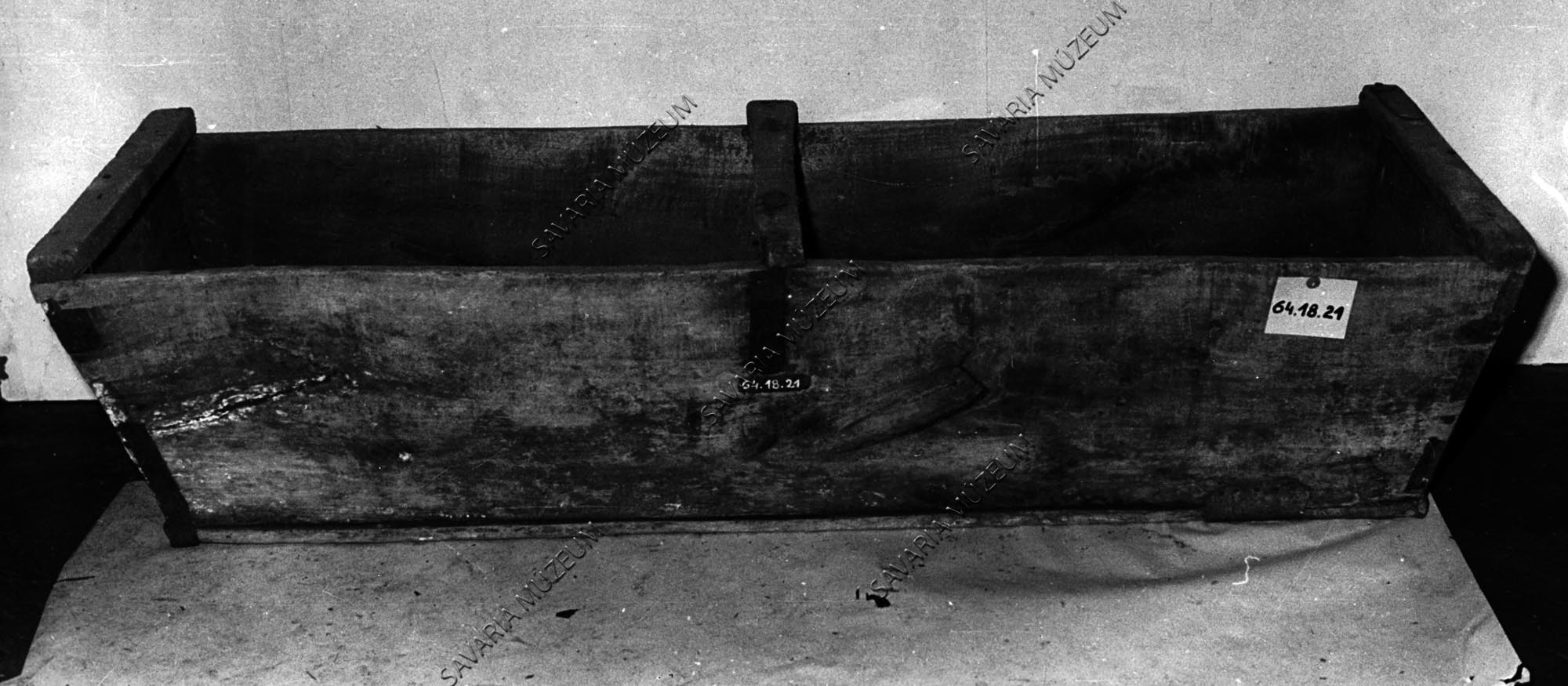 Vályu; "abrakosvállu" (Savaria Megyei Hatókörű Városi Múzeum, Szombathely CC BY-NC-SA)