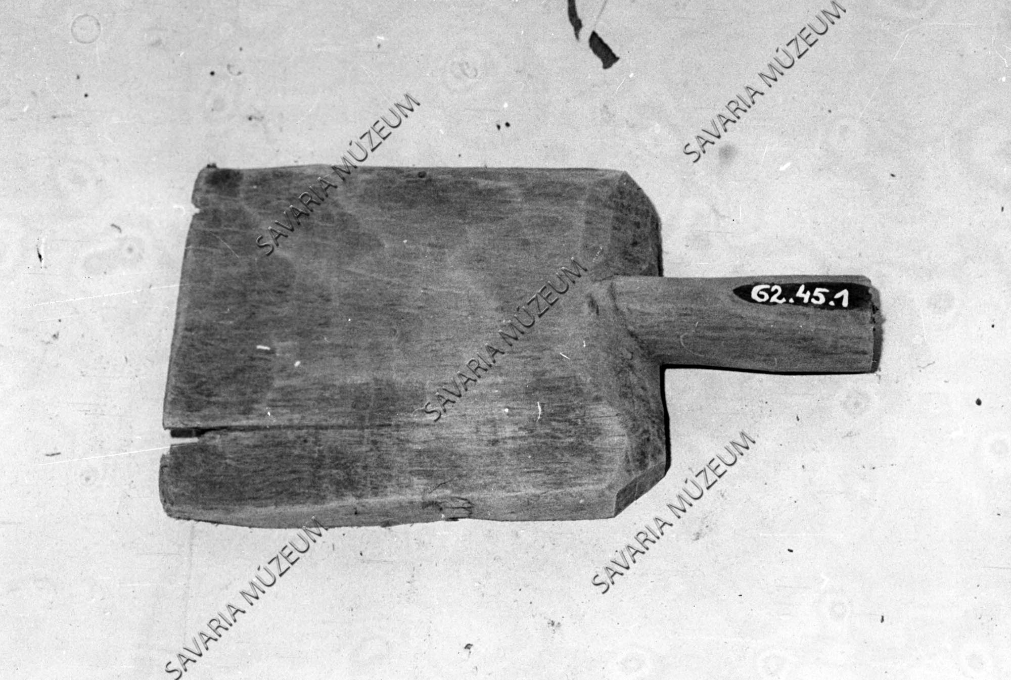 Vizmerőlapát (Savaria Megyei Hatókörű Városi Múzeum, Szombathely CC BY-NC-SA)