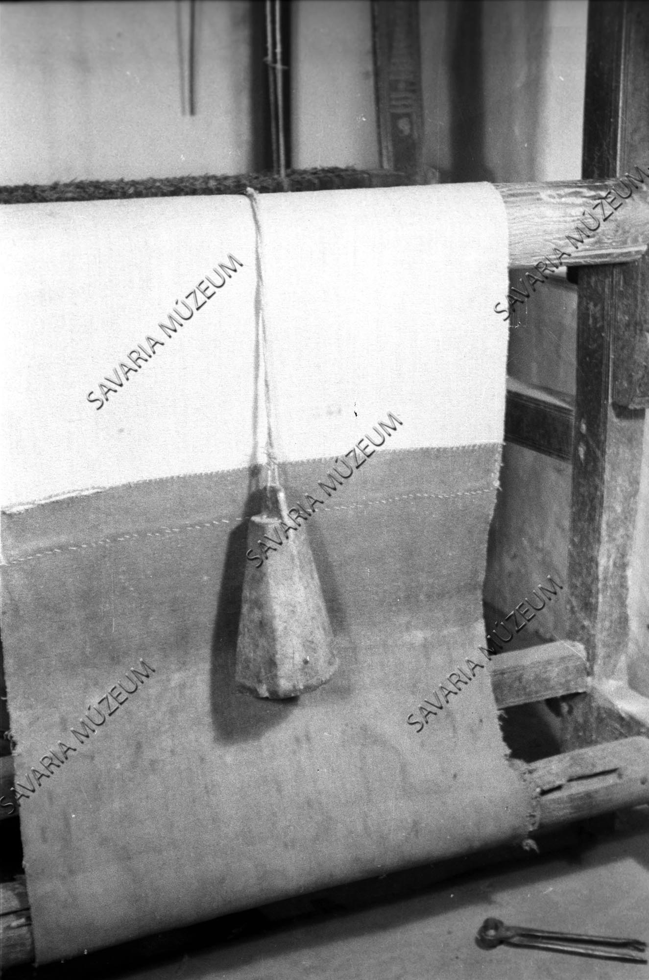 Szövőszék a sullyal (Savaria Megyei Hatókörű Városi Múzeum, Szombathely CC BY-NC-SA)