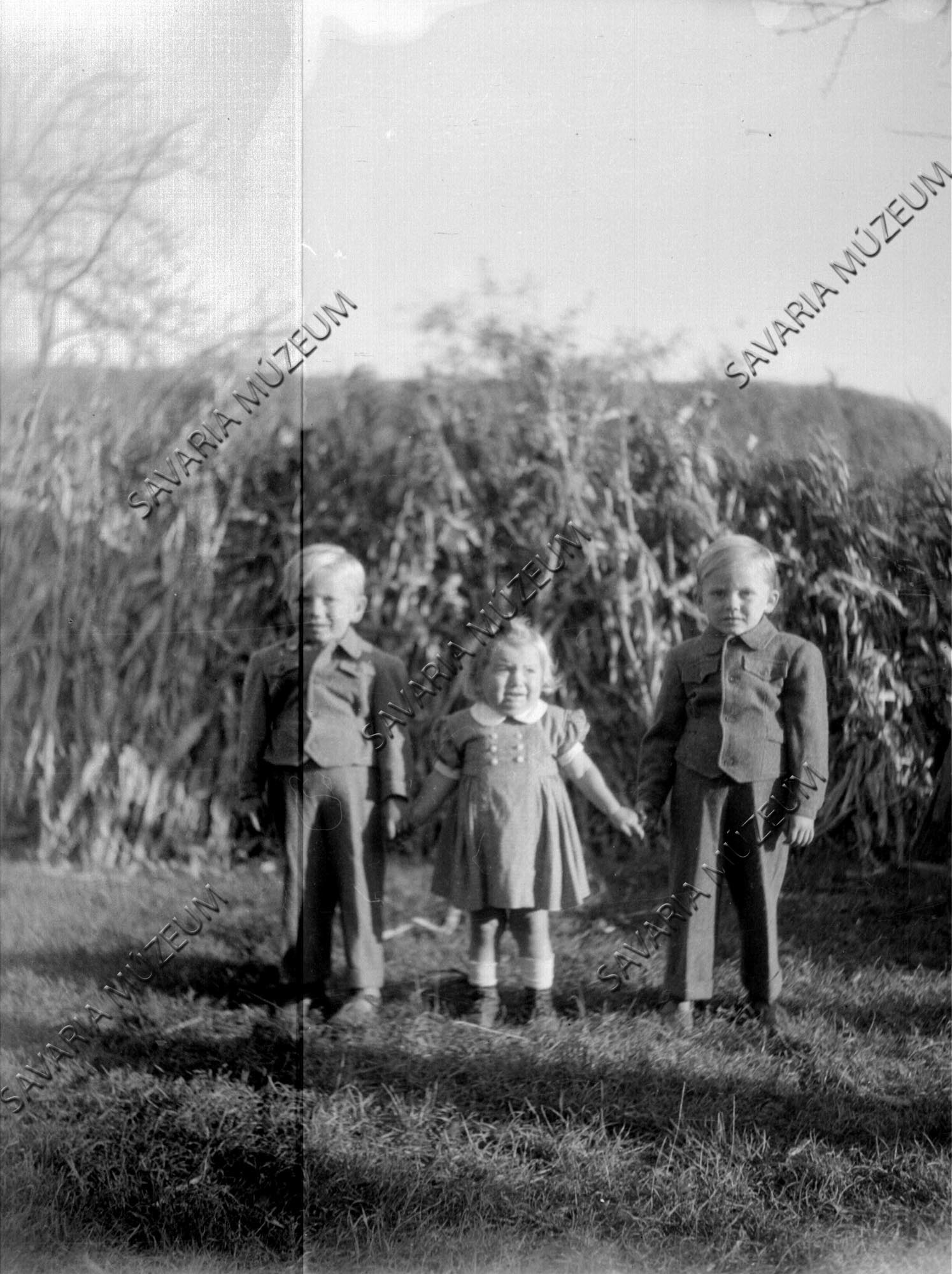 Falusi gyerekek (Savaria Megyei Hatókörű Városi Múzeum, Szombathely CC BY-NC-SA)