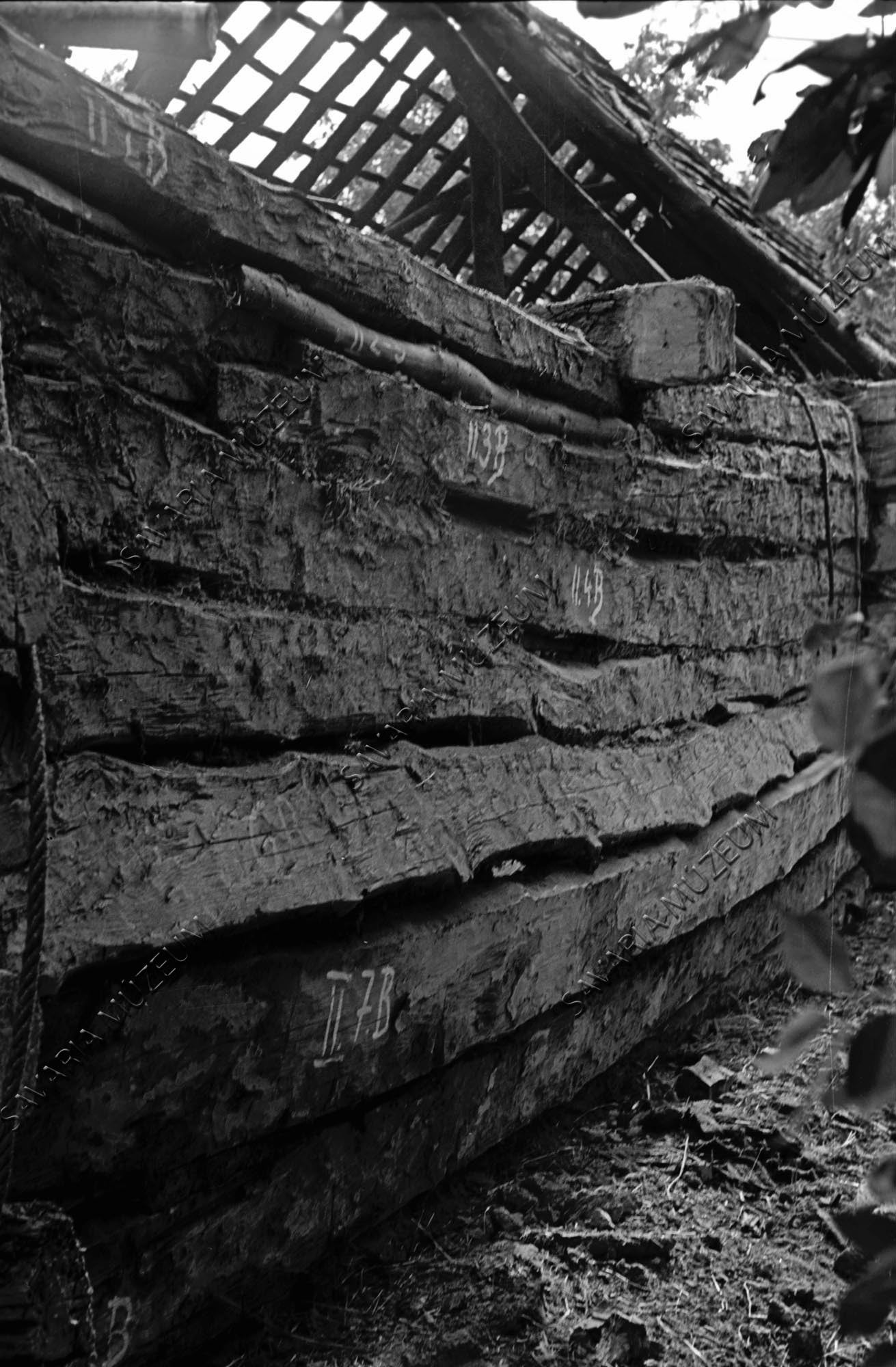 A nagy hátulsó istálló boronafala (Savaria Megyei Hatókörű Városi Múzeum, Szombathely CC BY-NC-SA)