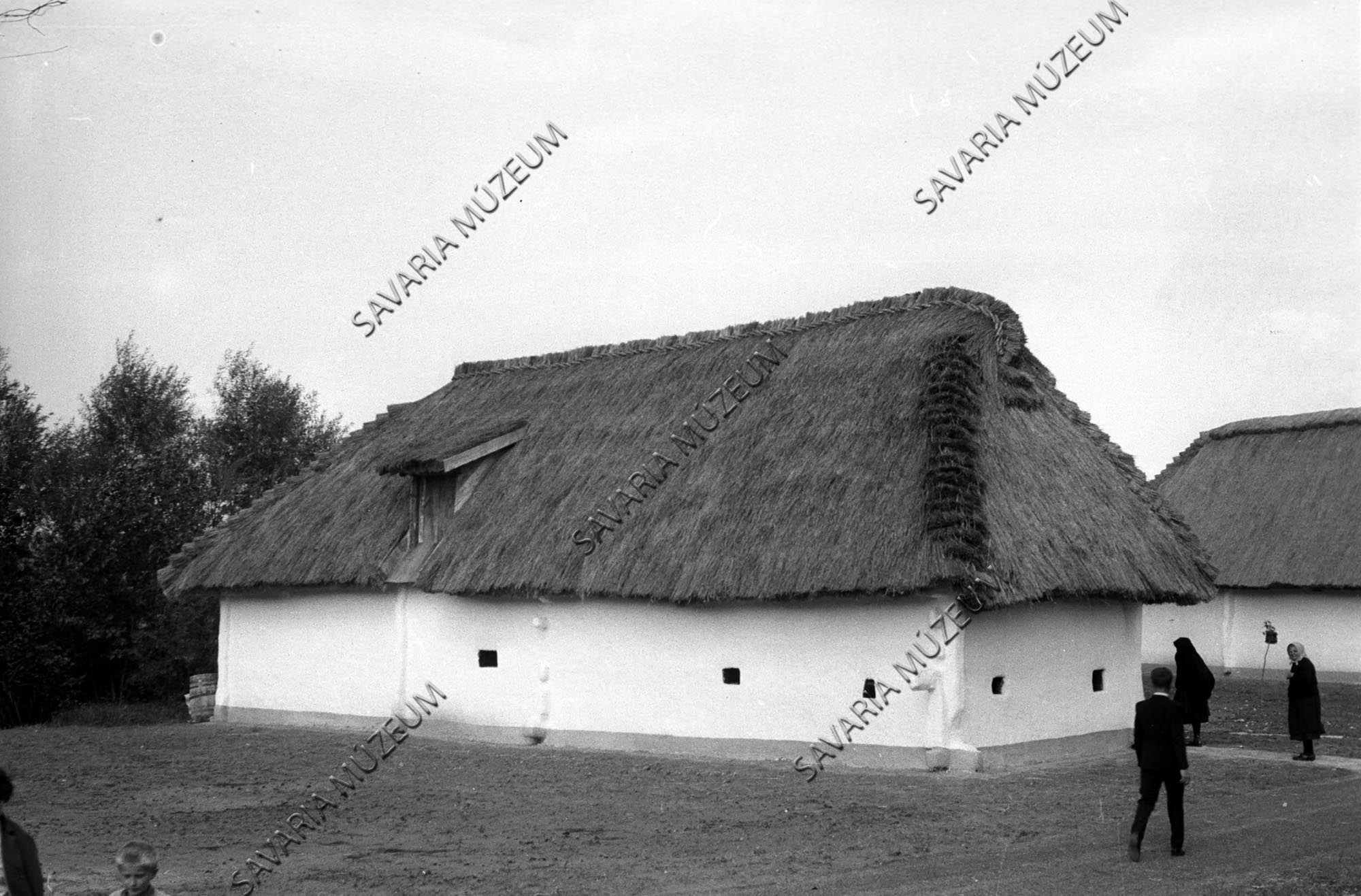 Házak a Göcseji Falumúzeumban (Savaria Megyei Hatókörű Városi Múzeum, Szombathely CC BY-NC-SA)