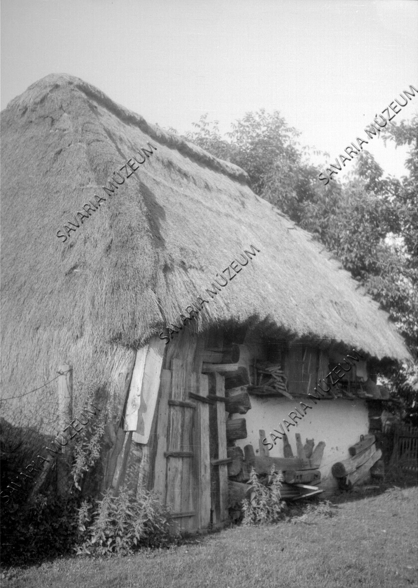 Különálló kamraépület oldalról (Savaria Megyei Hatókörű Városi Múzeum, Szombathely CC BY-NC-SA)
