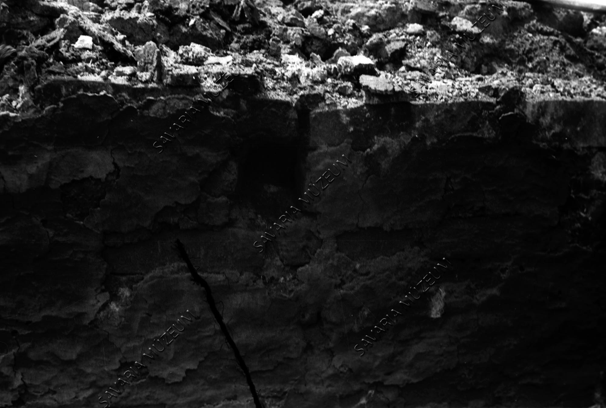 Szelelőlyuk a kemence oldalán (Savaria Megyei Hatókörű Városi Múzeum, Szombathely CC BY-NC-SA)