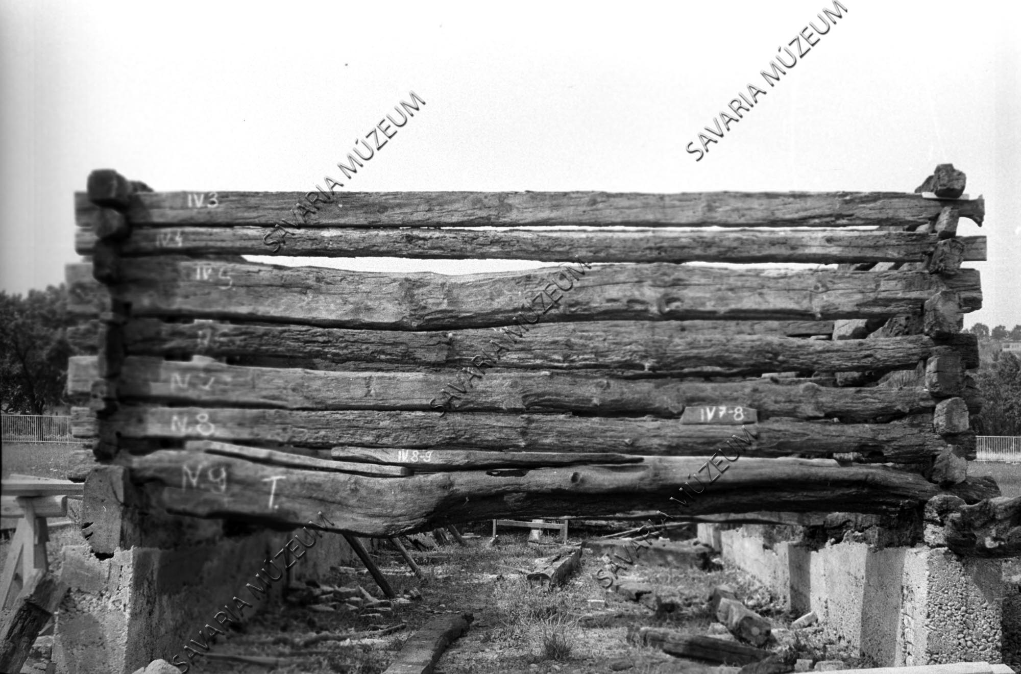 A szentpéterfai ház hátulsó boronafala (Savaria Megyei Hatókörű Városi Múzeum, Szombathely CC BY-NC-SA)