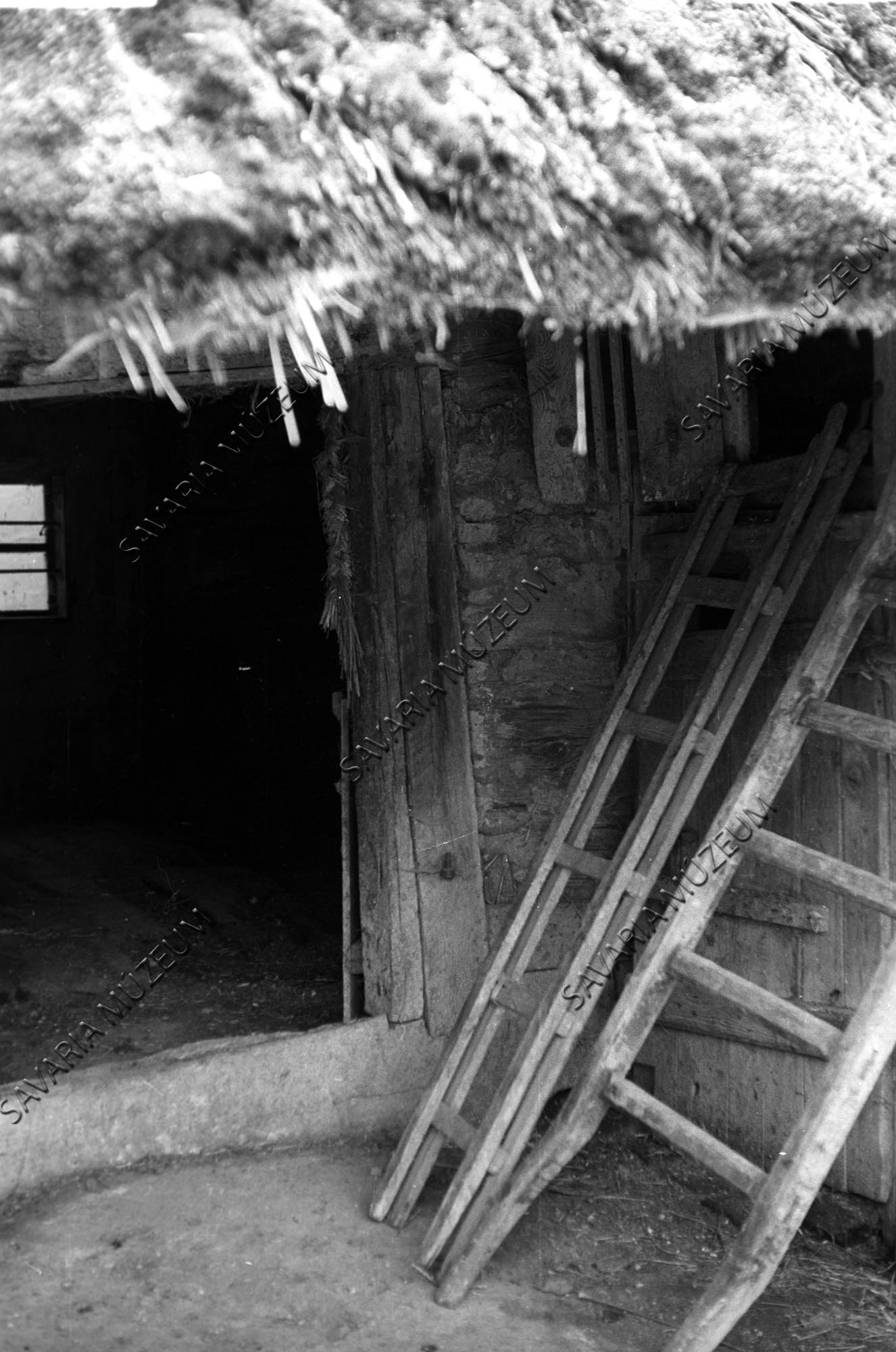 Istálló és tyúkól bejárata (Savaria Megyei Hatókörű Városi Múzeum, Szombathely CC BY-NC-SA)
