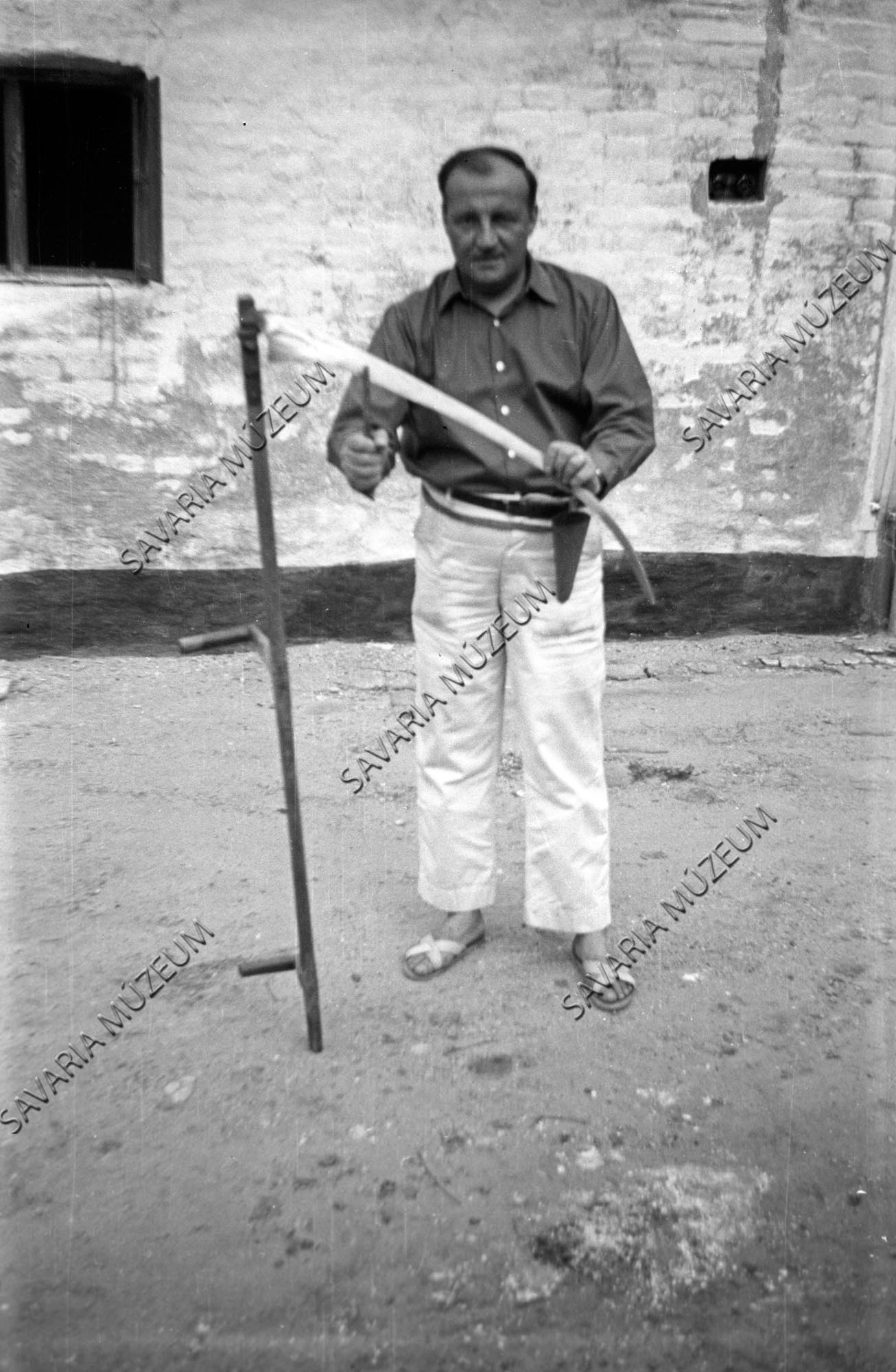 Kasza köszörülése (Savaria Megyei Hatókörű Városi Múzeum, Szombathely CC BY-NC-SA)