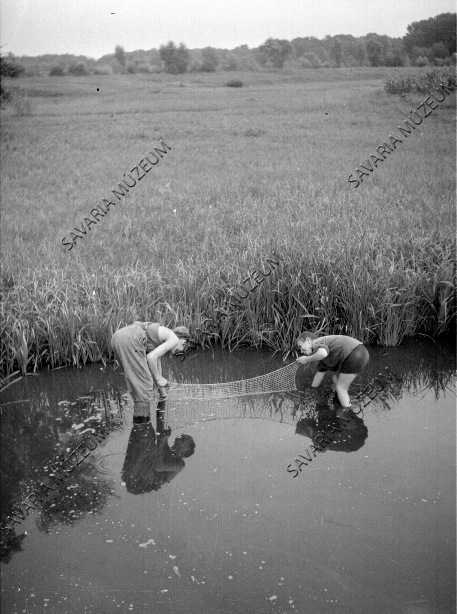 Halászat hálóval (Savaria Megyei Hatókörű Városi Múzeum, Szombathely CC BY-NC-SA)
