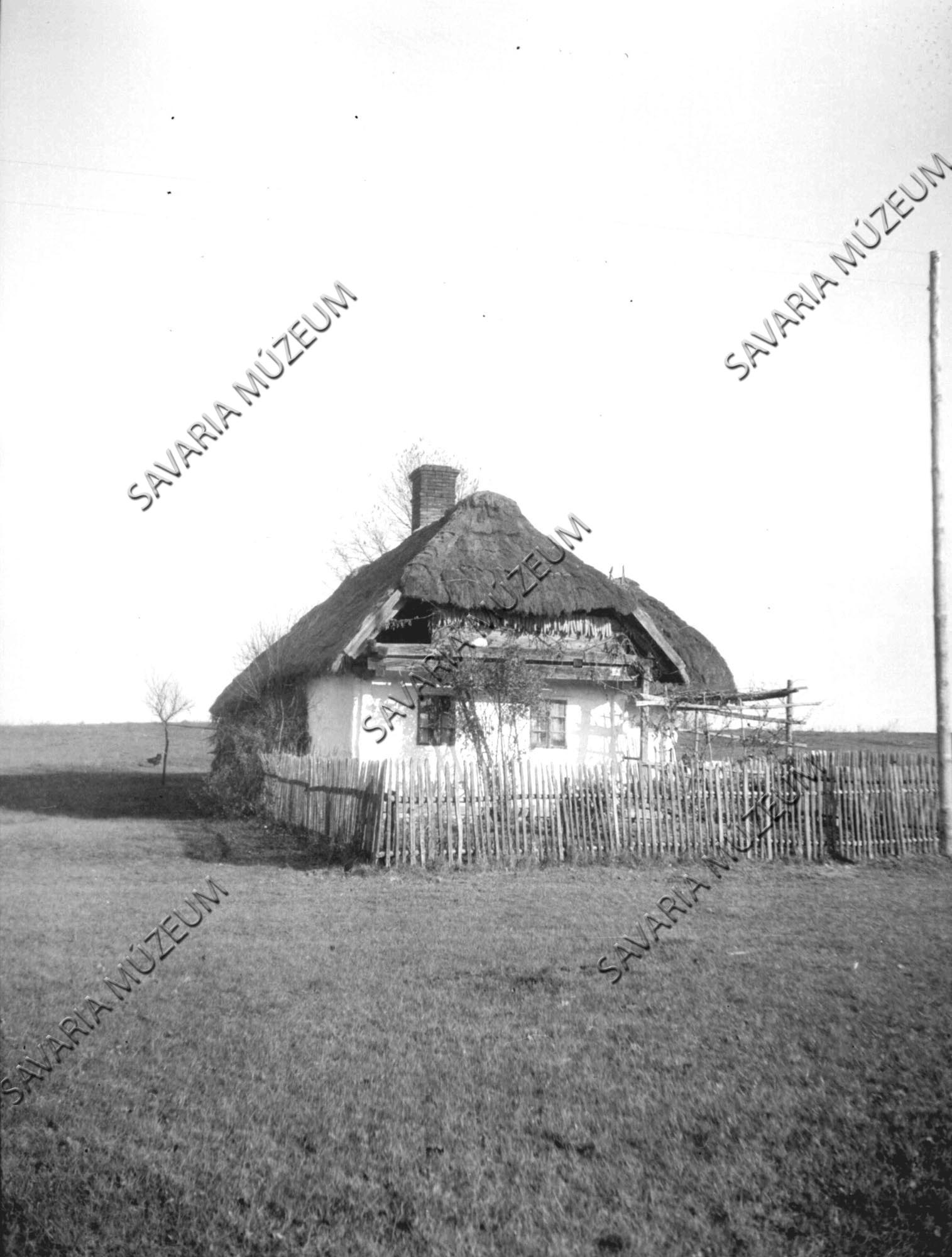 Zsuppos ház az Alszeren (Savaria Megyei Hatókörű Városi Múzeum, Szombathely CC BY-NC-SA)