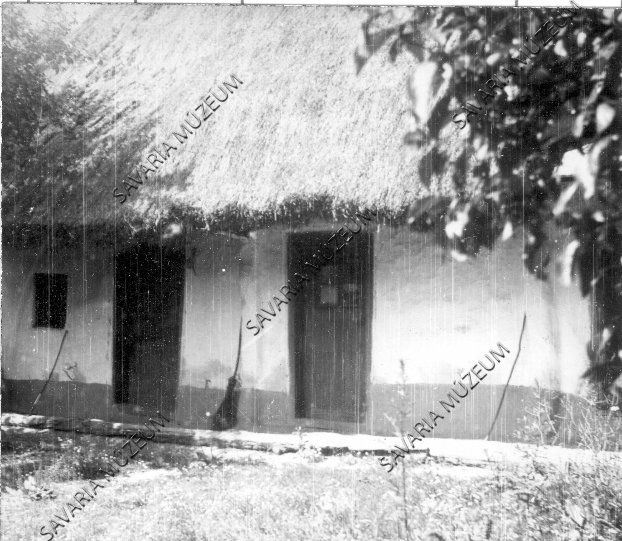 Régi ház oldalról (Savaria Megyei Hatókörű Városi Múzeum, Szombathely CC BY-NC-SA)