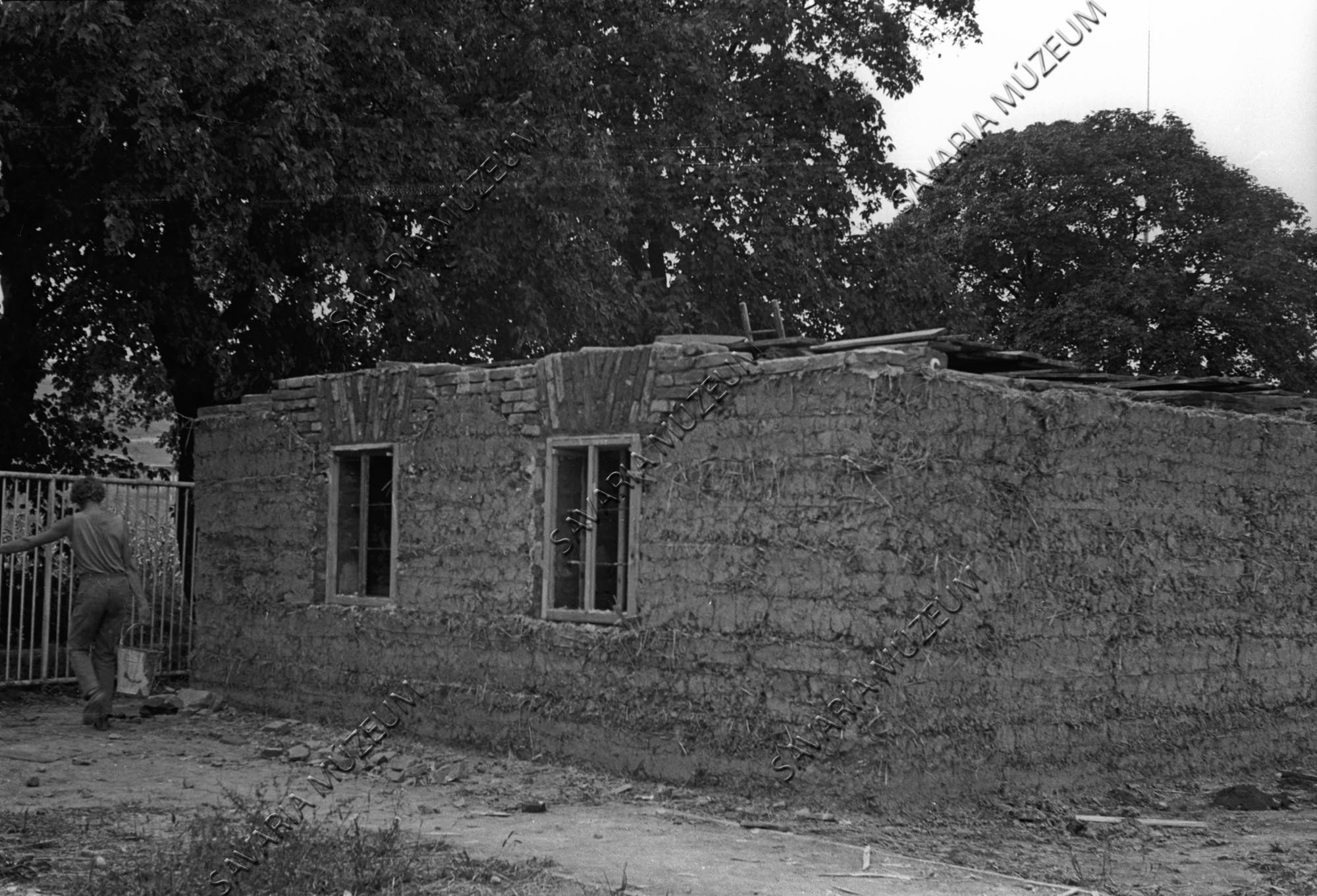 Épülő nemesládonyi ház részlete (Savaria Megyei Hatókörű Városi Múzeum, Szombathely CC BY-NC-SA)