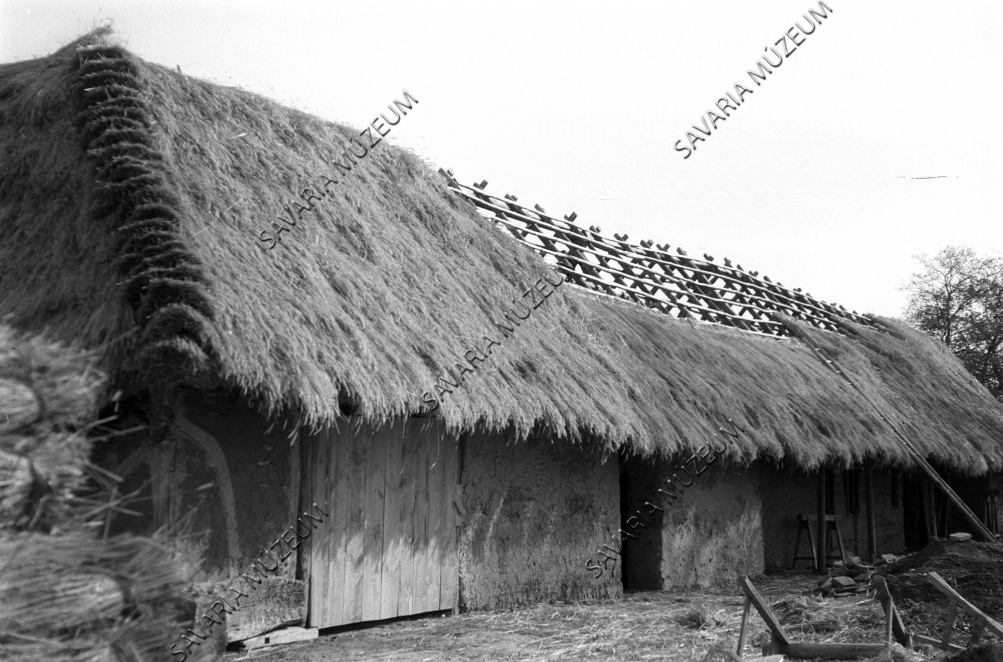 Épülő nemesládonyi ház (Savaria Megyei Hatókörű Városi Múzeum, Szombathely CC BY-NC-SA)