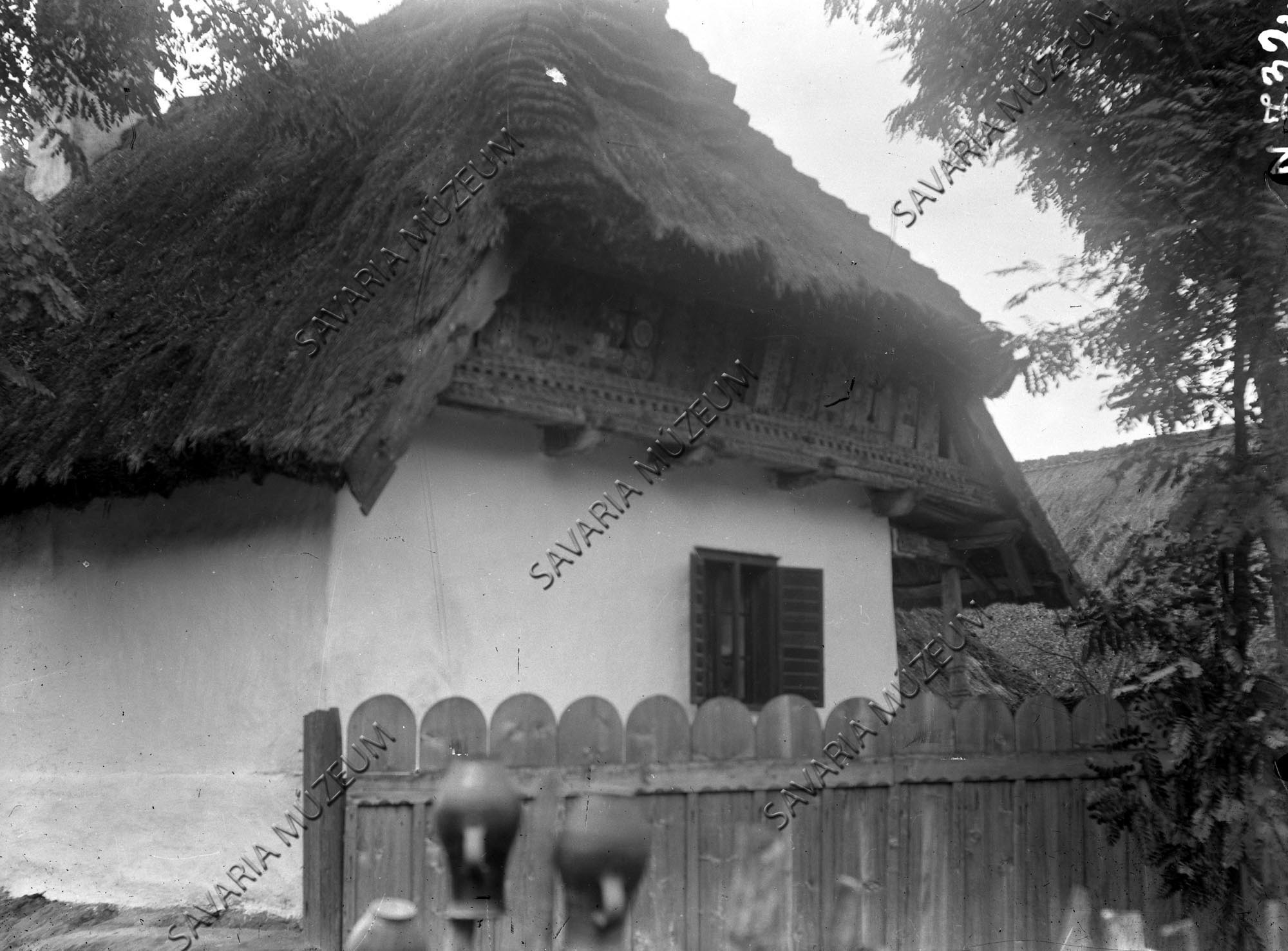 Zsuppos ház elölről (Savaria Megyei Hatókörű Városi Múzeum, Szombathely CC BY-NC-SA)