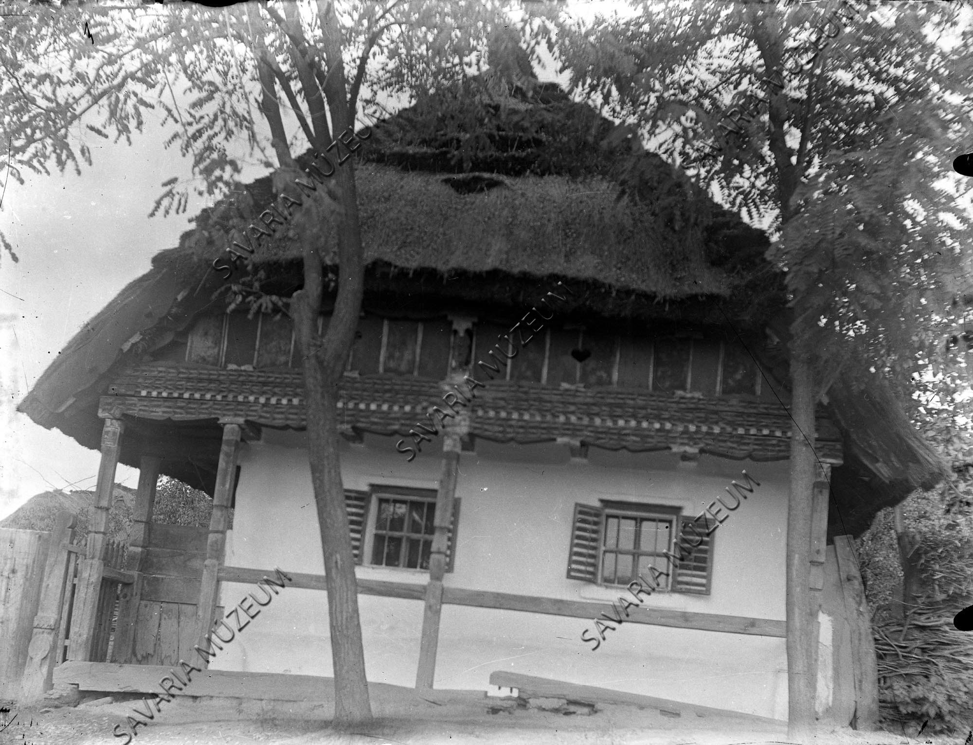 Kutasi József háza festett eresszel (Savaria Megyei Hatókörű Városi Múzeum, Szombathely CC BY-NC-SA)