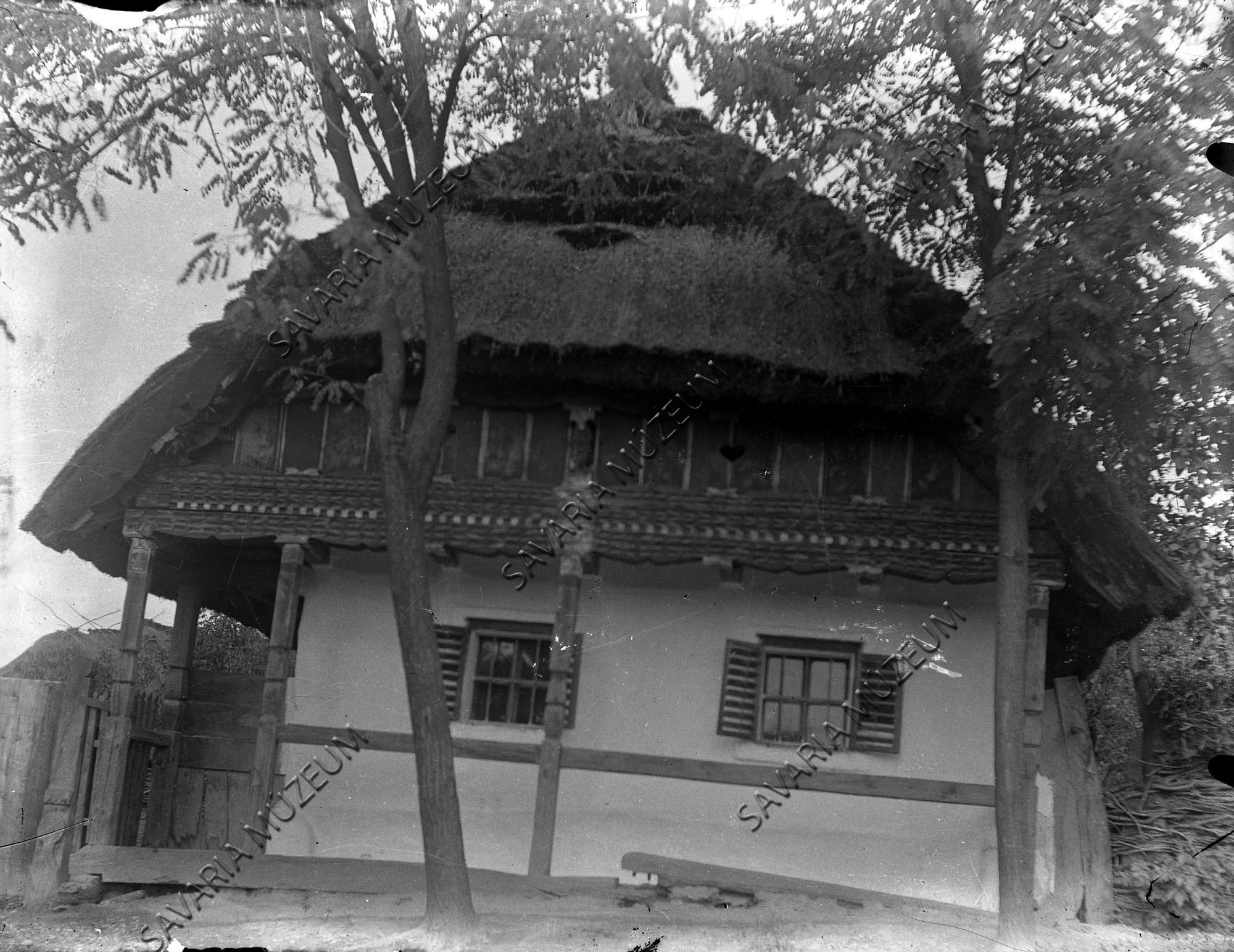 Kutasi József háza festett eresszel (Savaria Megyei Hatókörű Városi Múzeum, Szombathely CC BY-NC-SA)