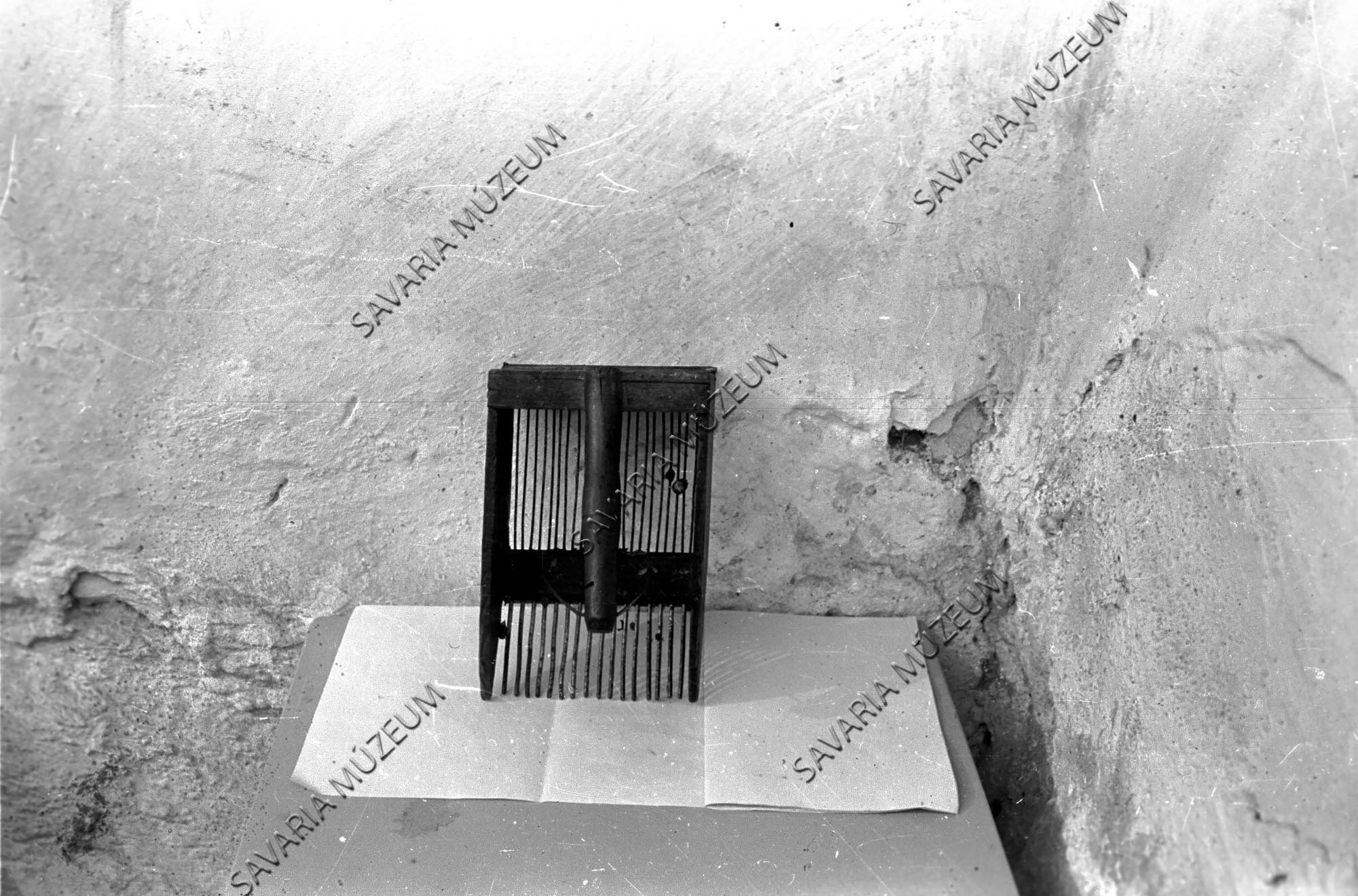 Áfonyaszedő "boriszőllőszedő" (Savaria Megyei Hatókörű Városi Múzeum, Szombathely CC BY-NC-SA)