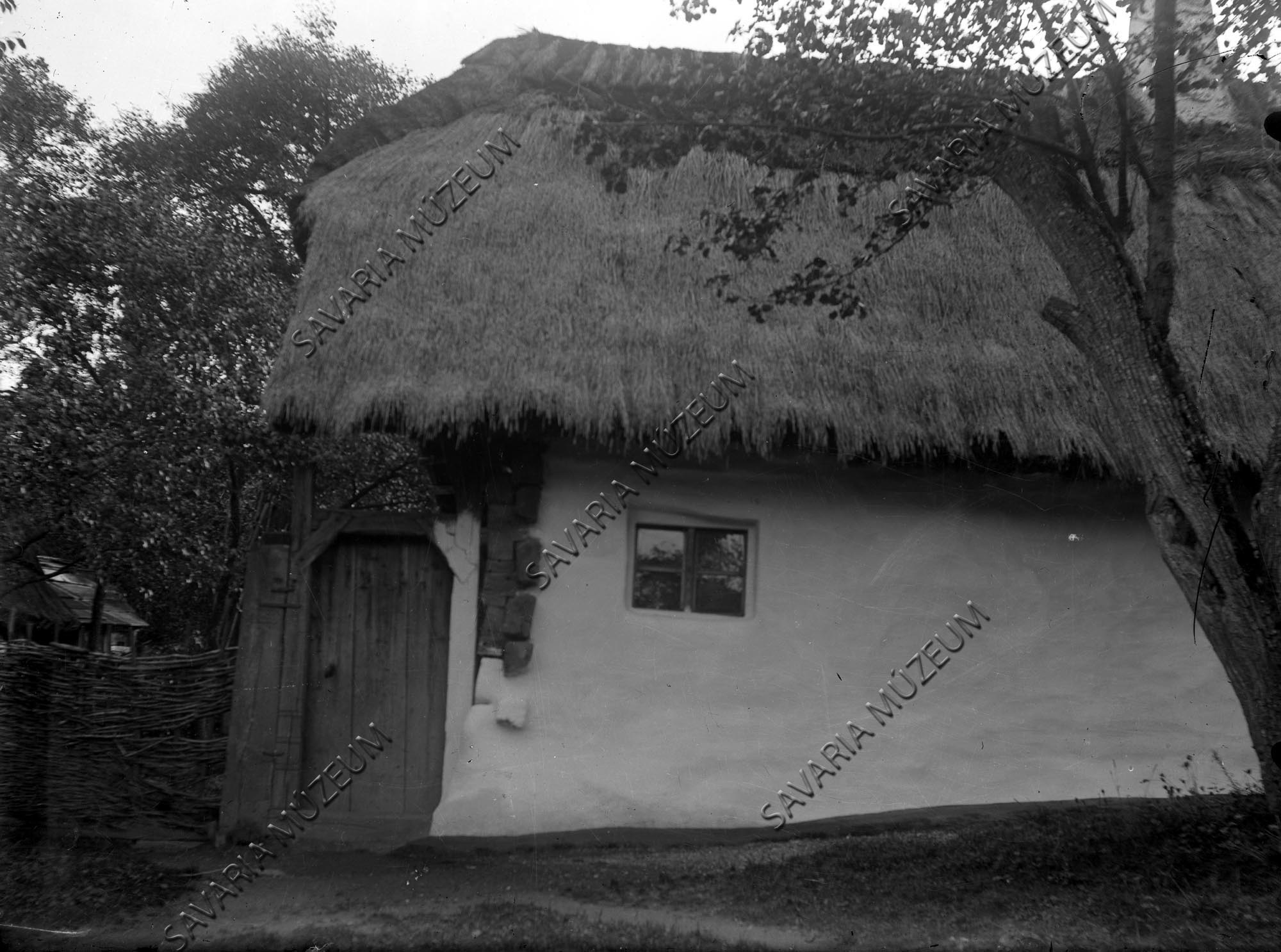 Boronatalpas-zsuppos ház (Savaria Megyei Hatókörű Városi Múzeum, Szombathely CC BY-NC-SA)
