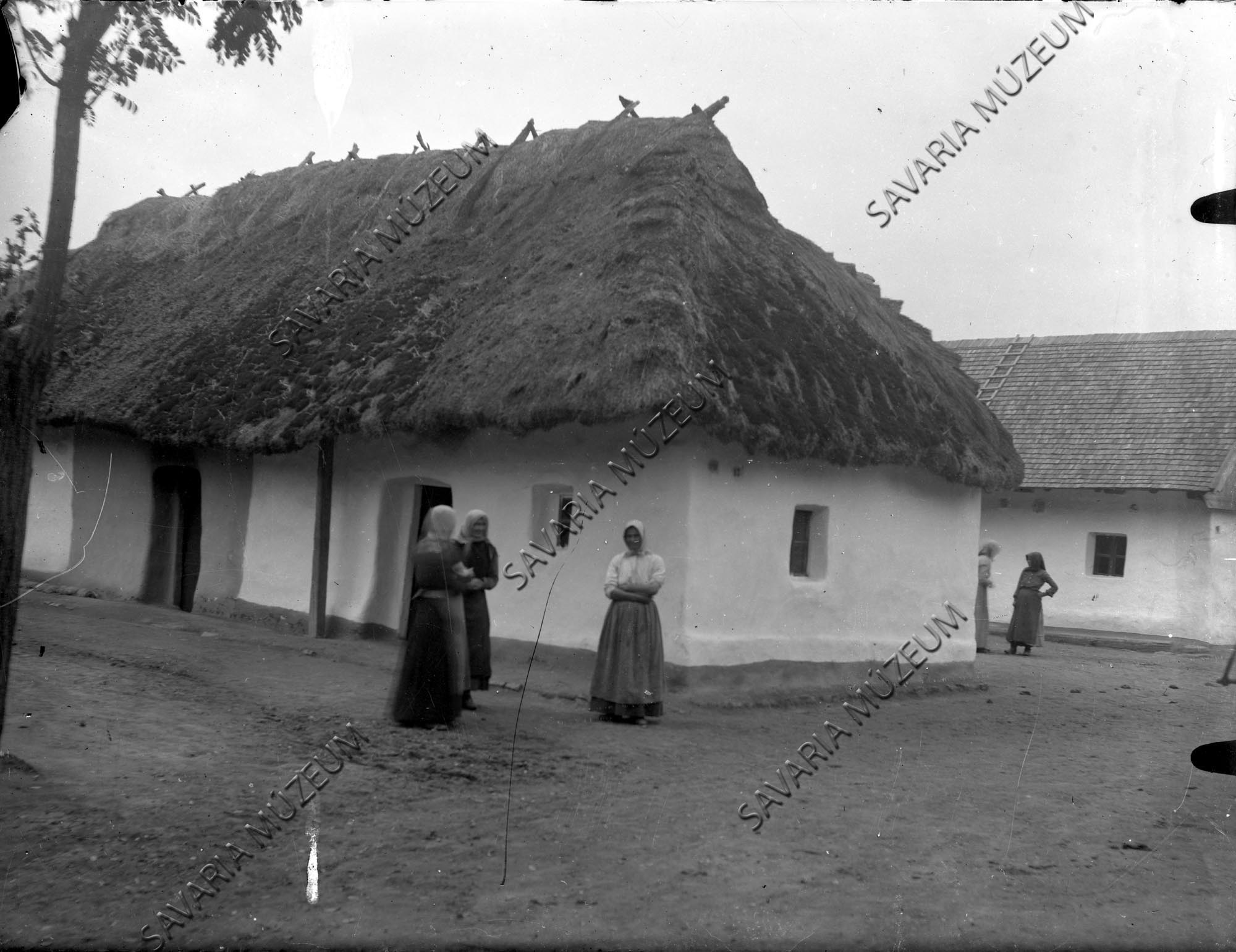 Zsupptetős ház (ekelovas) (Savaria Megyei Hatókörű Városi Múzeum, Szombathely CC BY-NC-SA)