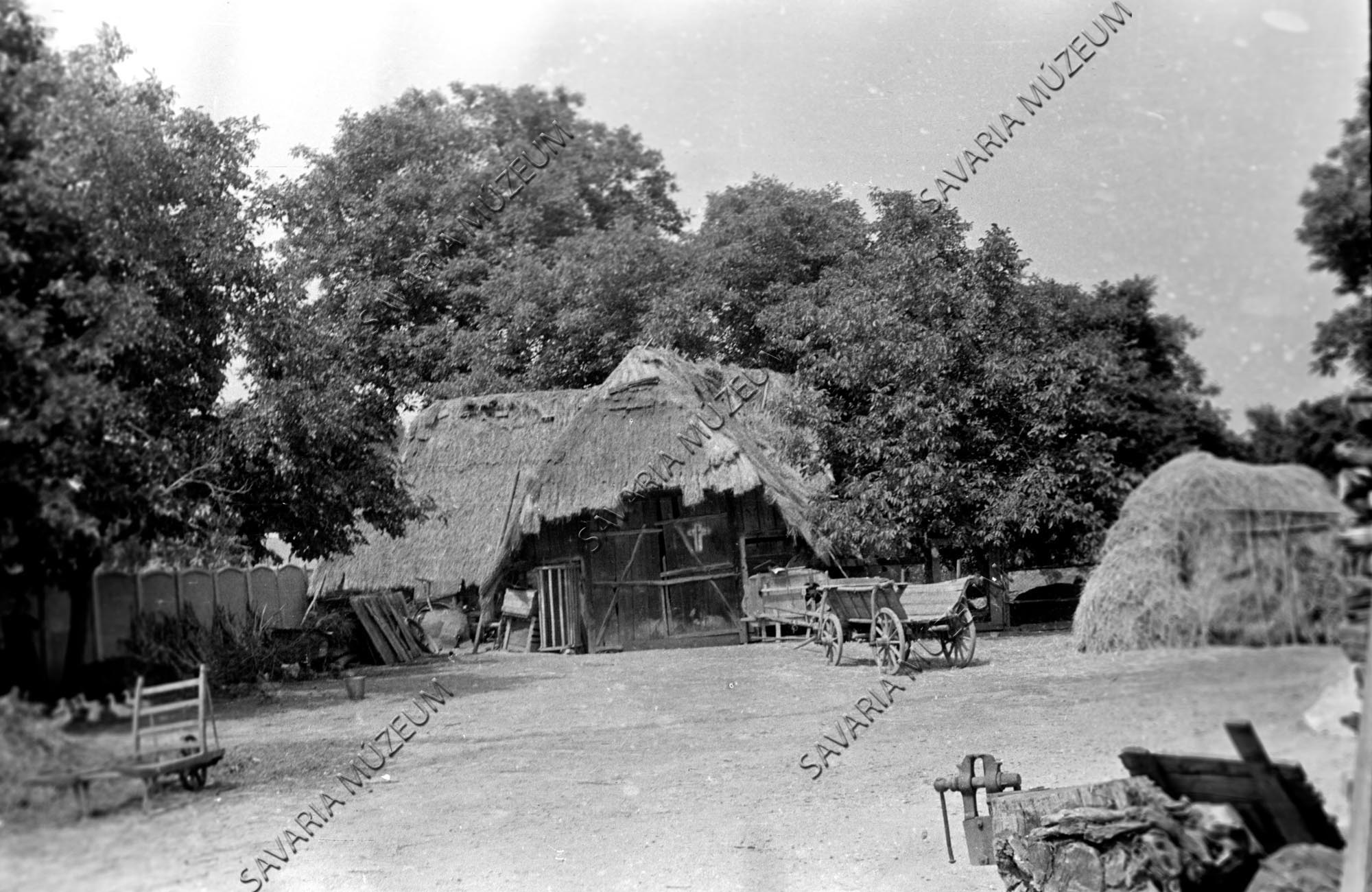 Pajta, szekér és talicska (Savaria Megyei Hatókörű Városi Múzeum, Szombathely CC BY-NC-SA)
