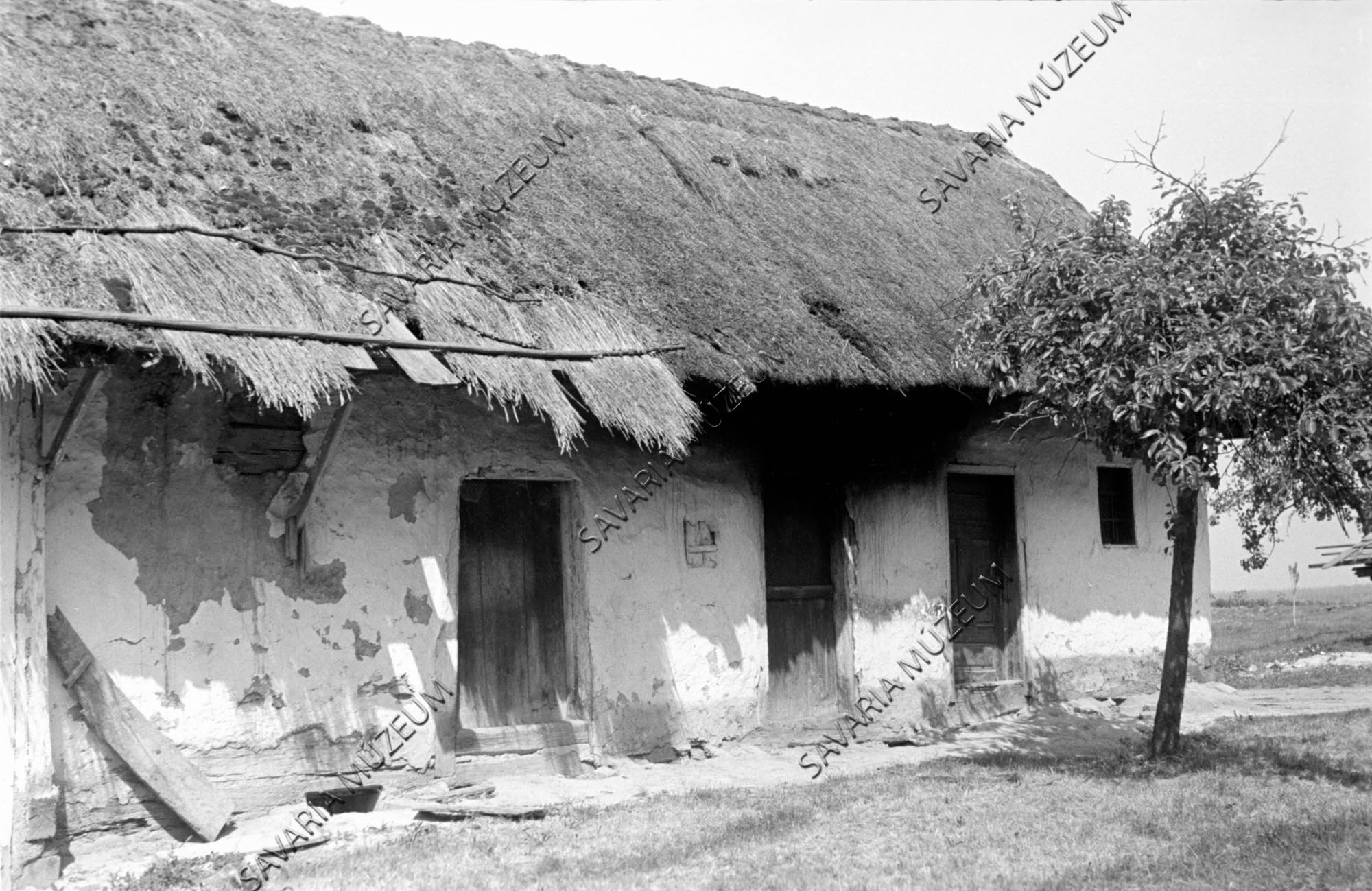 Füstöskonyhás ház (Savaria Megyei Hatókörű Városi Múzeum, Szombathely CC BY-NC-SA)
