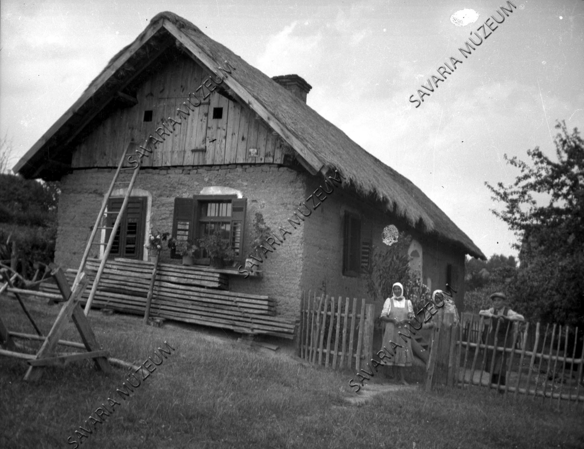 "Vertfalból" készített ház (Savaria Megyei Hatókörű Városi Múzeum, Szombathely CC BY-NC-SA)
