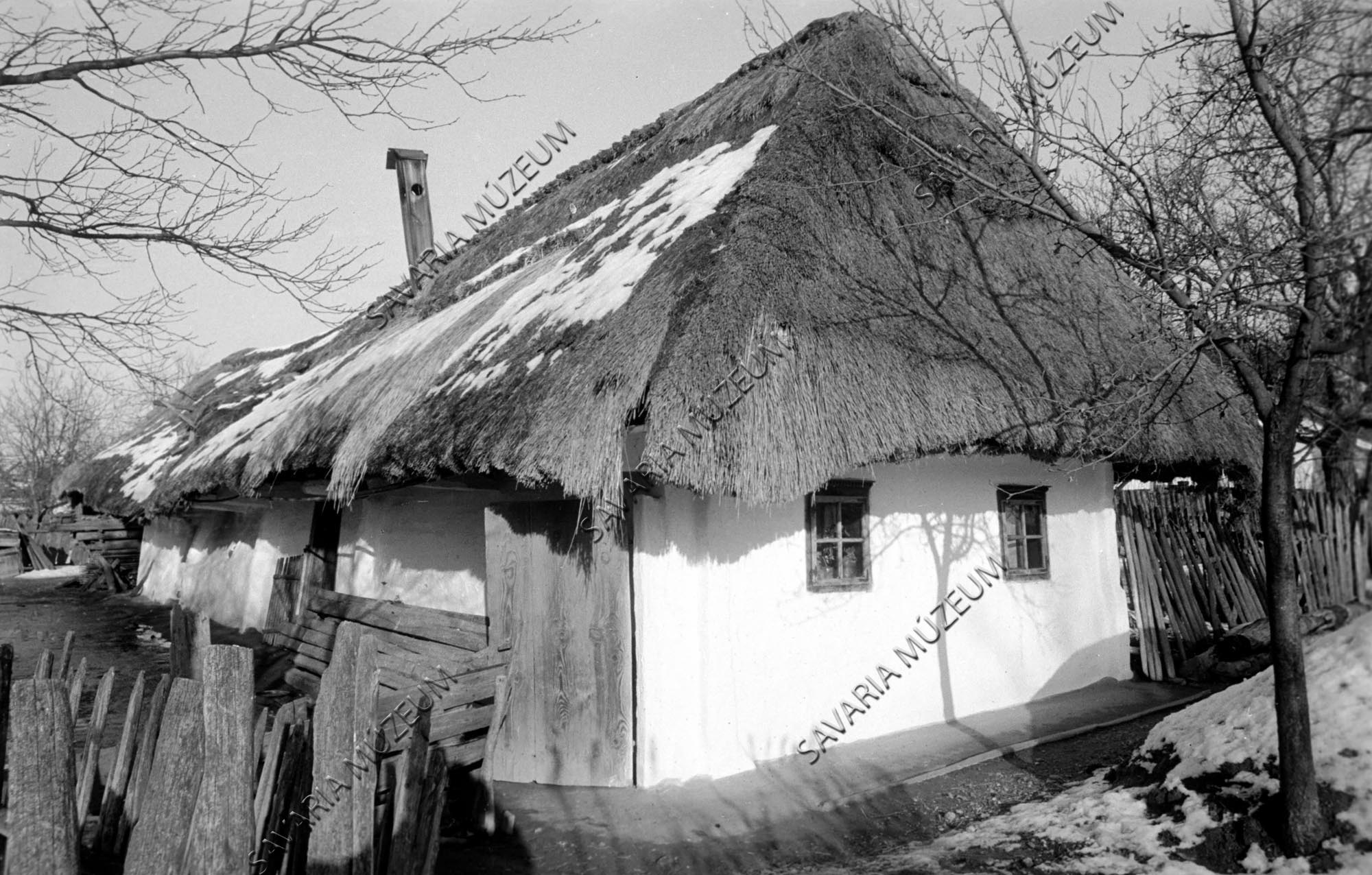 Ház fakéménnyel (Savaria Megyei Hatókörű Városi Múzeum, Szombathely CC BY-NC-SA)