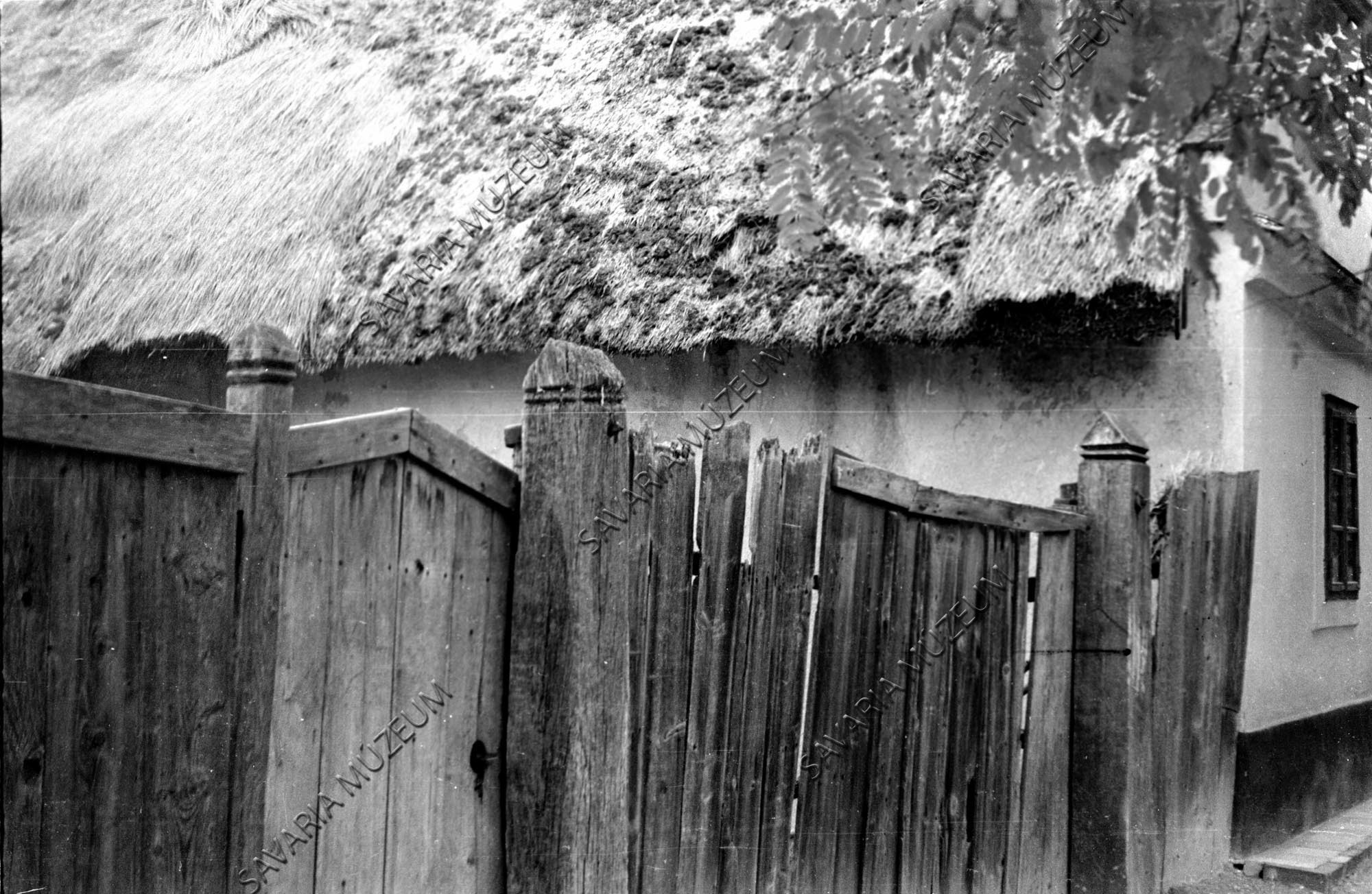 Faragott kapufák (Savaria Megyei Hatókörű Városi Múzeum, Szombathely CC BY-NC-SA)