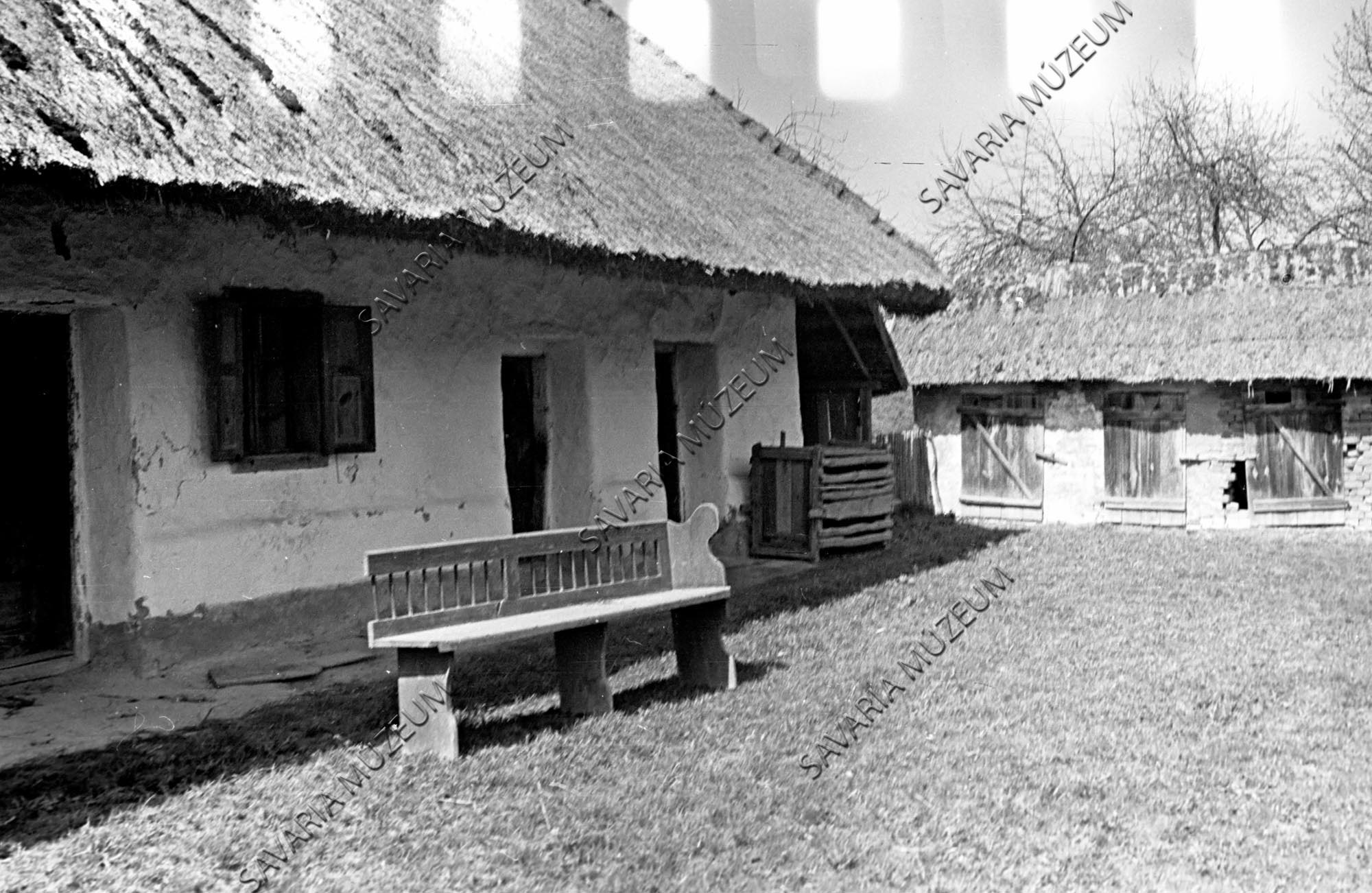 Házrészlet, sarokpad, disznóketrec (Savaria Megyei Hatókörű Városi Múzeum, Szombathely CC BY-NC-SA)
