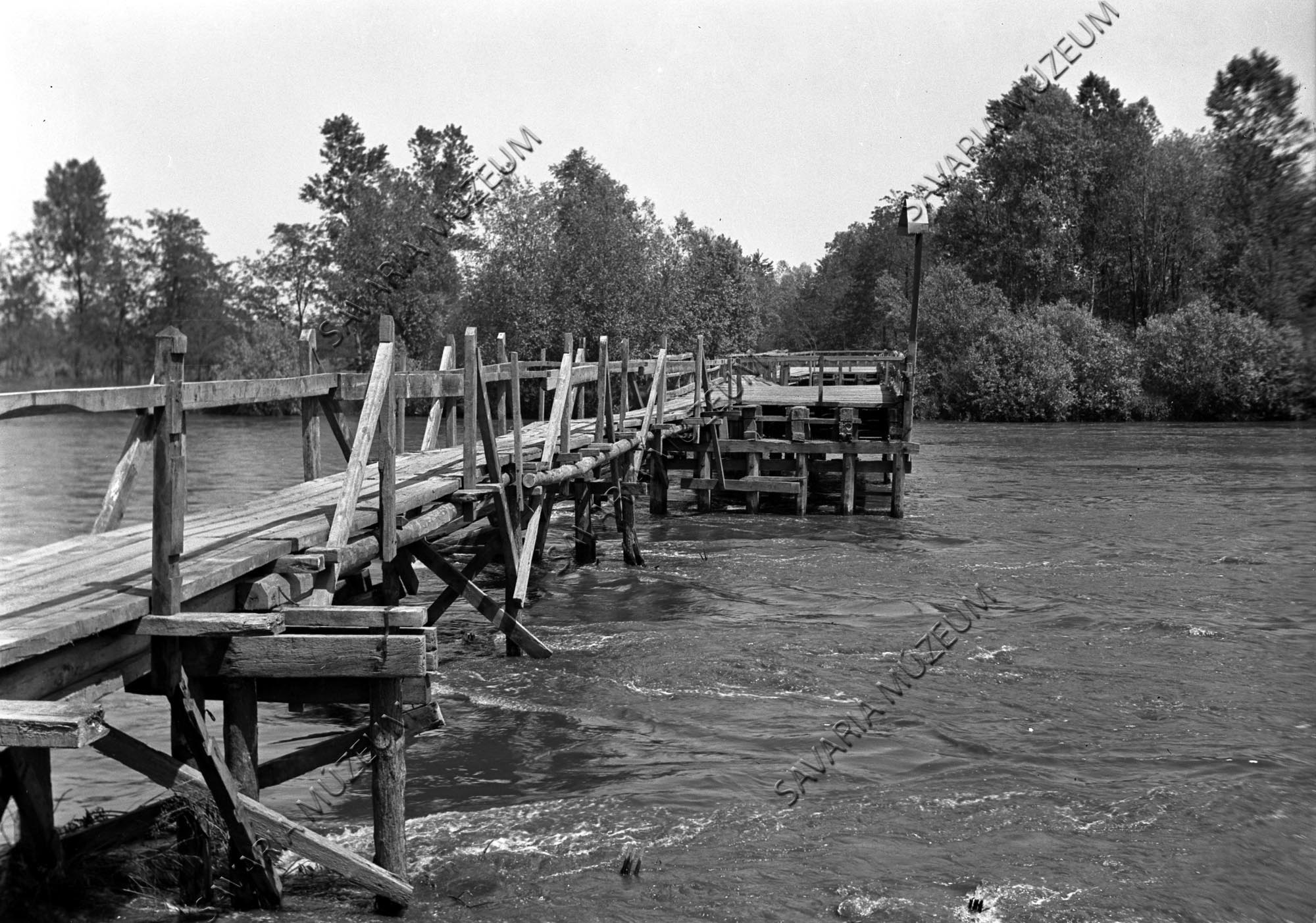 Rögtönzött híd (Savaria Megyei Hatókörű Városi Múzeum, Szombathely CC BY-NC-SA)