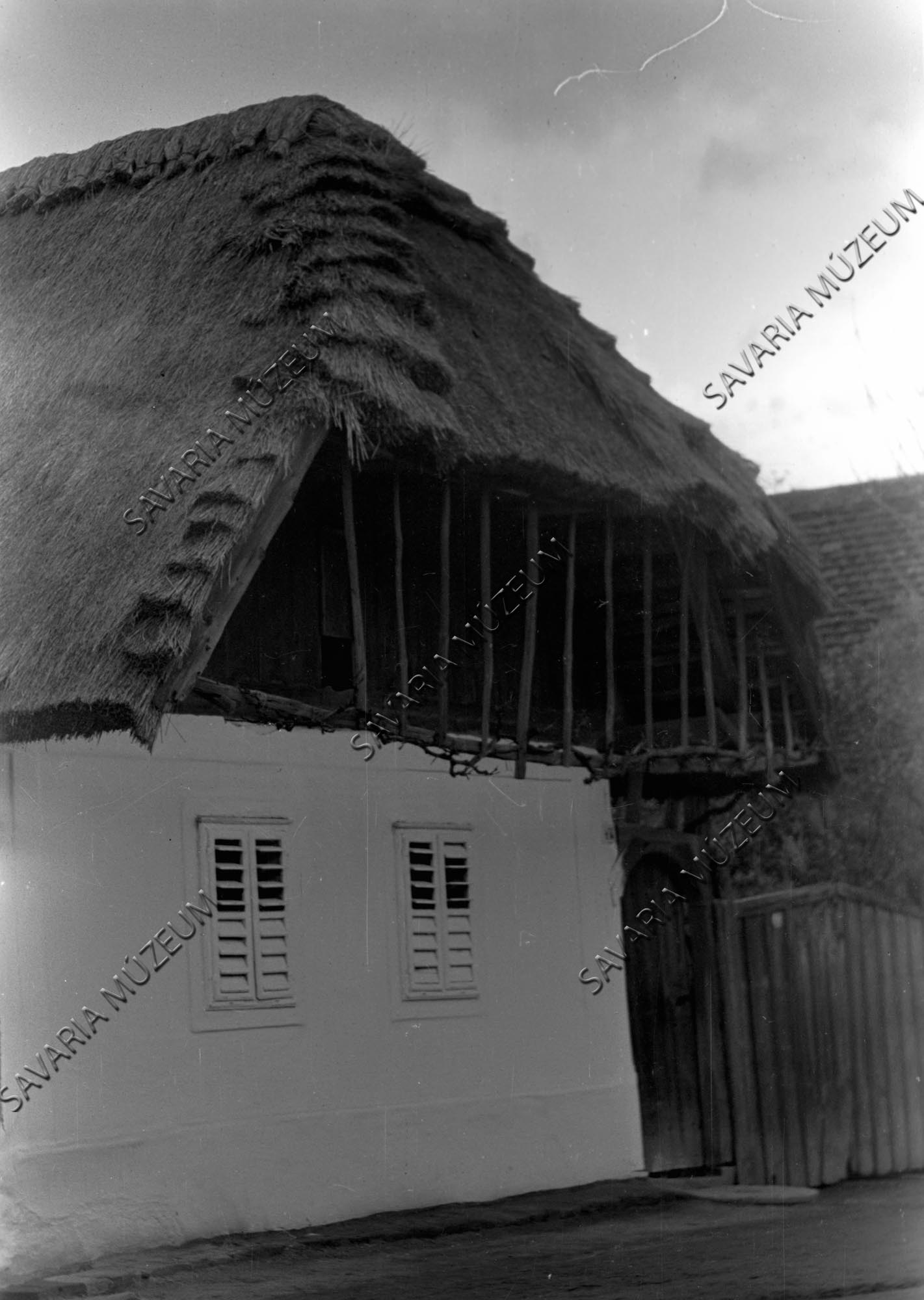 Házhomlokzat (Savaria Megyei Hatókörű Városi Múzeum, Szombathely CC BY-NC-SA)