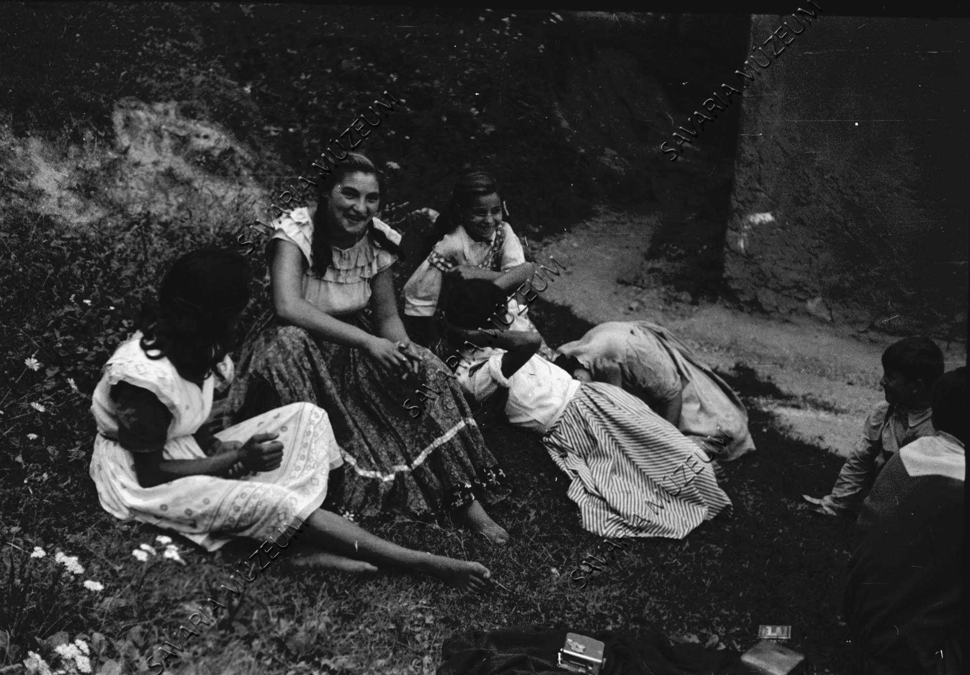 Cigánylányok (Savaria Megyei Hatókörű Városi Múzeum, Szombathely CC BY-NC-SA)