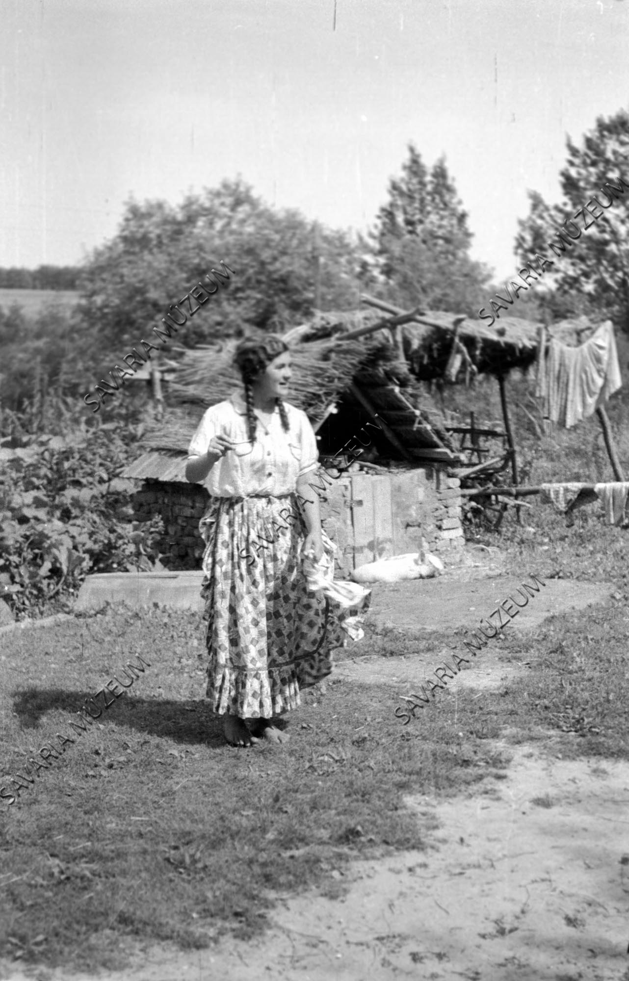 Táncoló cigánylány és putri (Savaria Megyei Hatókörű Városi Múzeum, Szombathely CC BY-NC-SA)