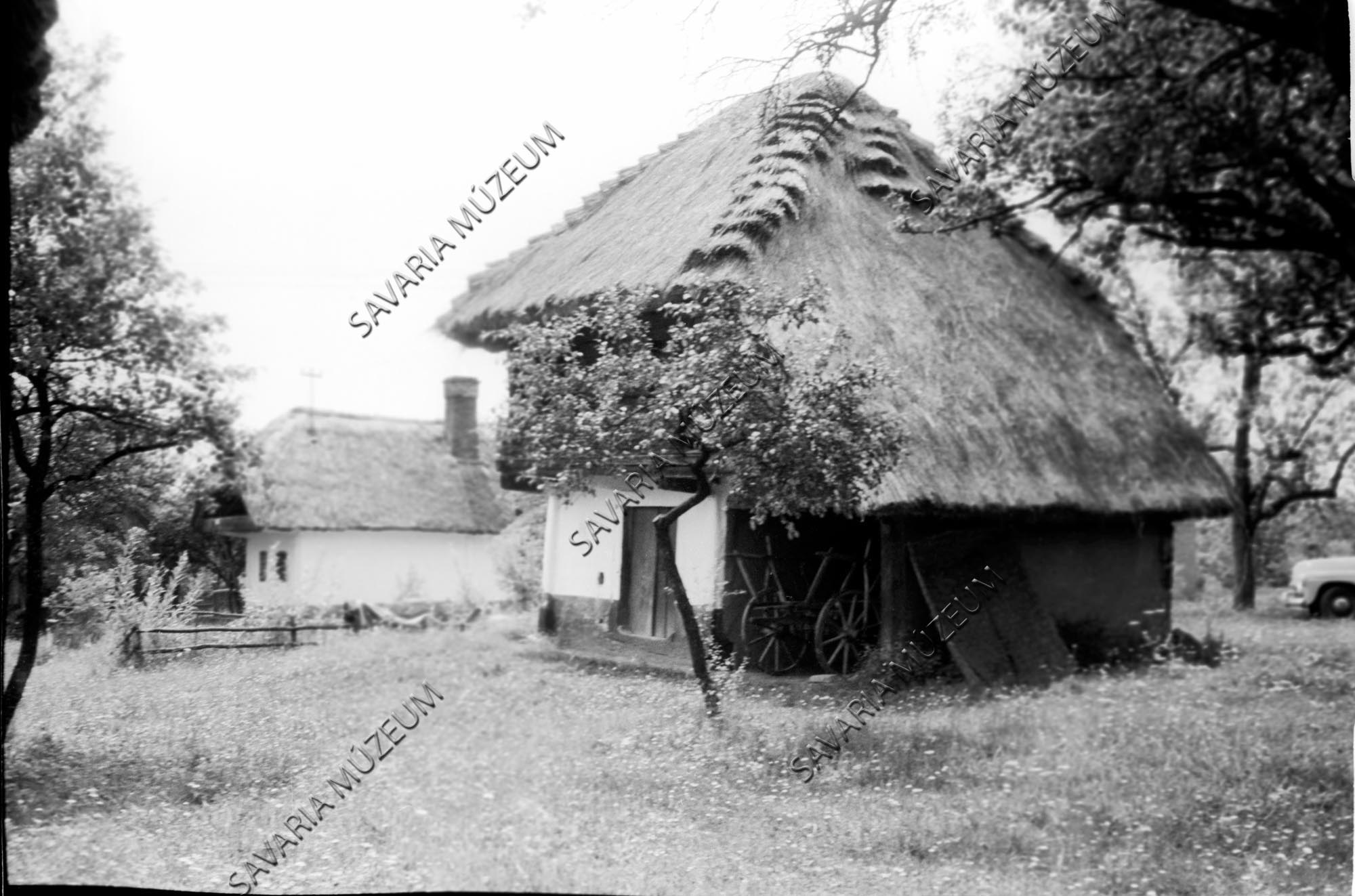 Emeletes kástu és ház (Savaria Megyei Hatókörű Városi Múzeum, Szombathely CC BY-NC-SA)