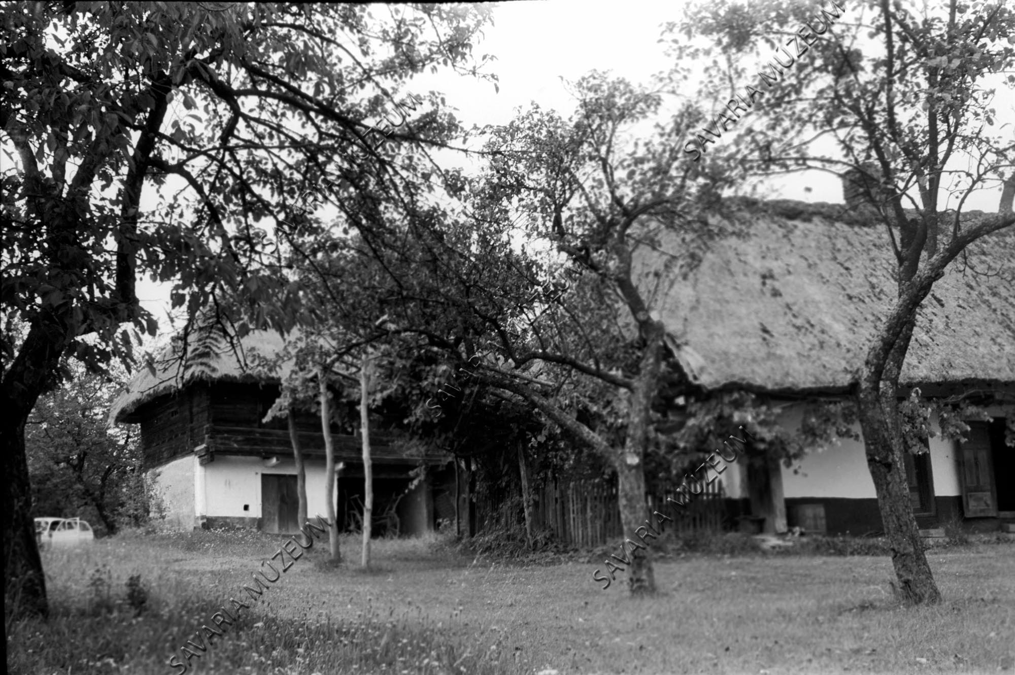 Ház és emeletes kástu (Savaria Megyei Hatókörű Városi Múzeum, Szombathely CC BY-NC-SA)