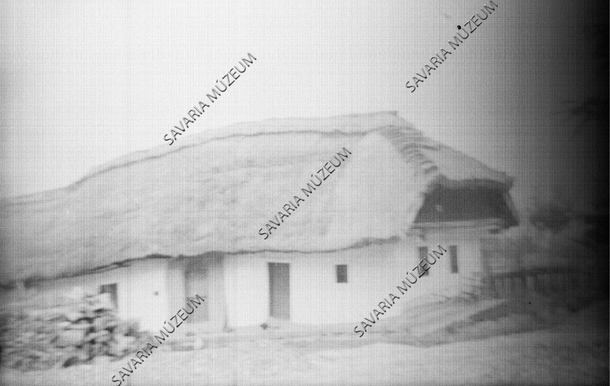 Kéménytelen, füstöskonyhás ház (Savaria Megyei Hatókörű Városi Múzeum, Szombathely CC BY-NC-SA)