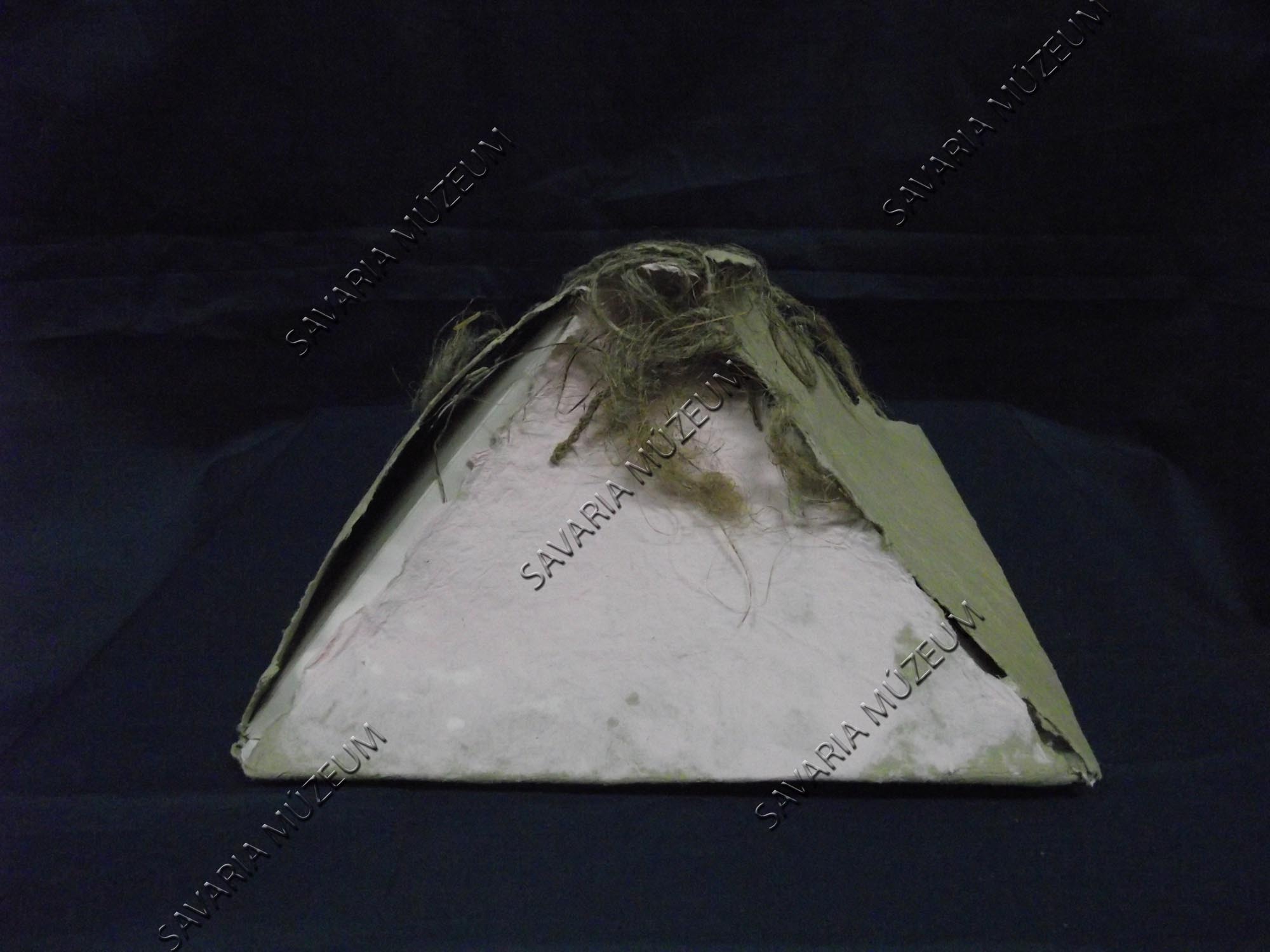 Piramis (Szombathelyi Képtár CC BY-NC-SA)