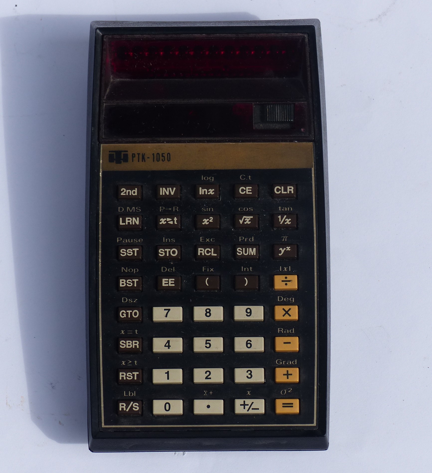 PTK - 1050 számológép (Tapolcai Városi Múzeum CC BY-NC-SA)