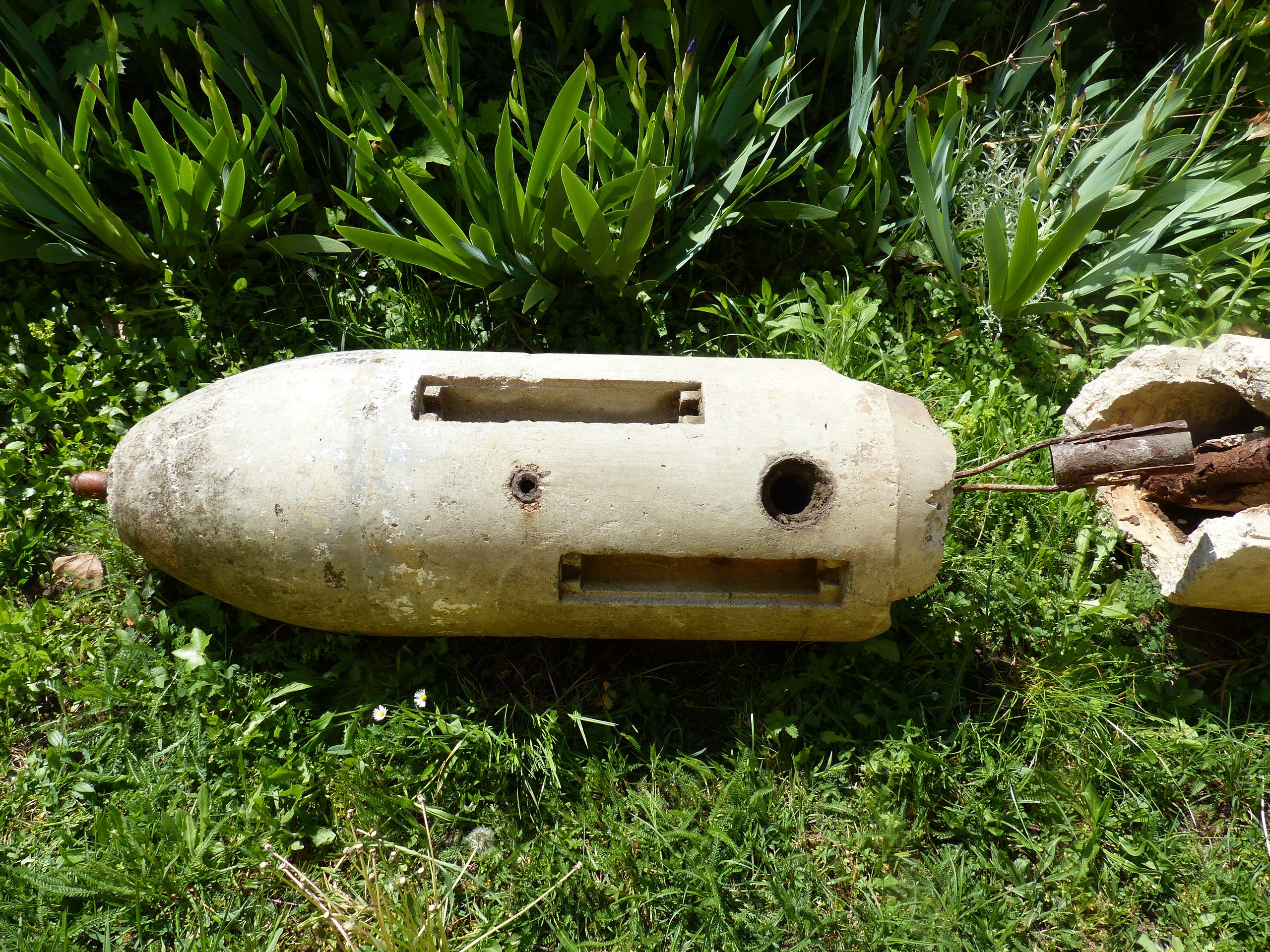 Gyakorló betonbomba (Tapolcai Városi Múzeum CC BY-NC-SA)