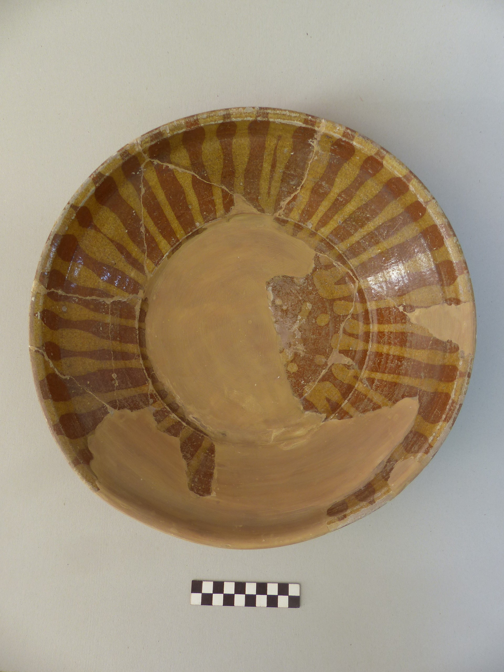 Cseréptál töredéke (Tapolcai Városi Múzeum CC BY-NC-SA)