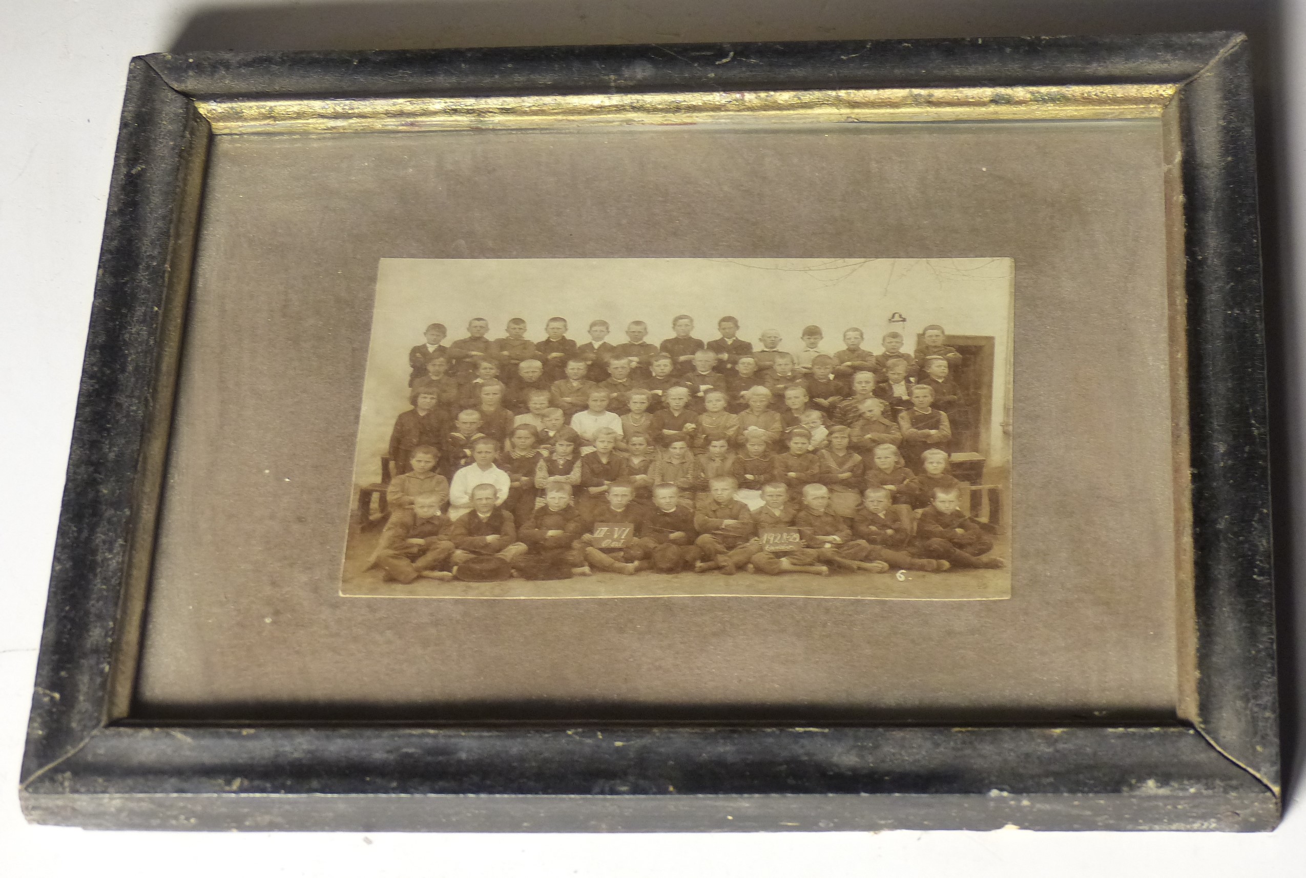Iskolai csoportkép 1928-29-ből (Tapolcai Városi Múzeum CC BY-NC-SA)