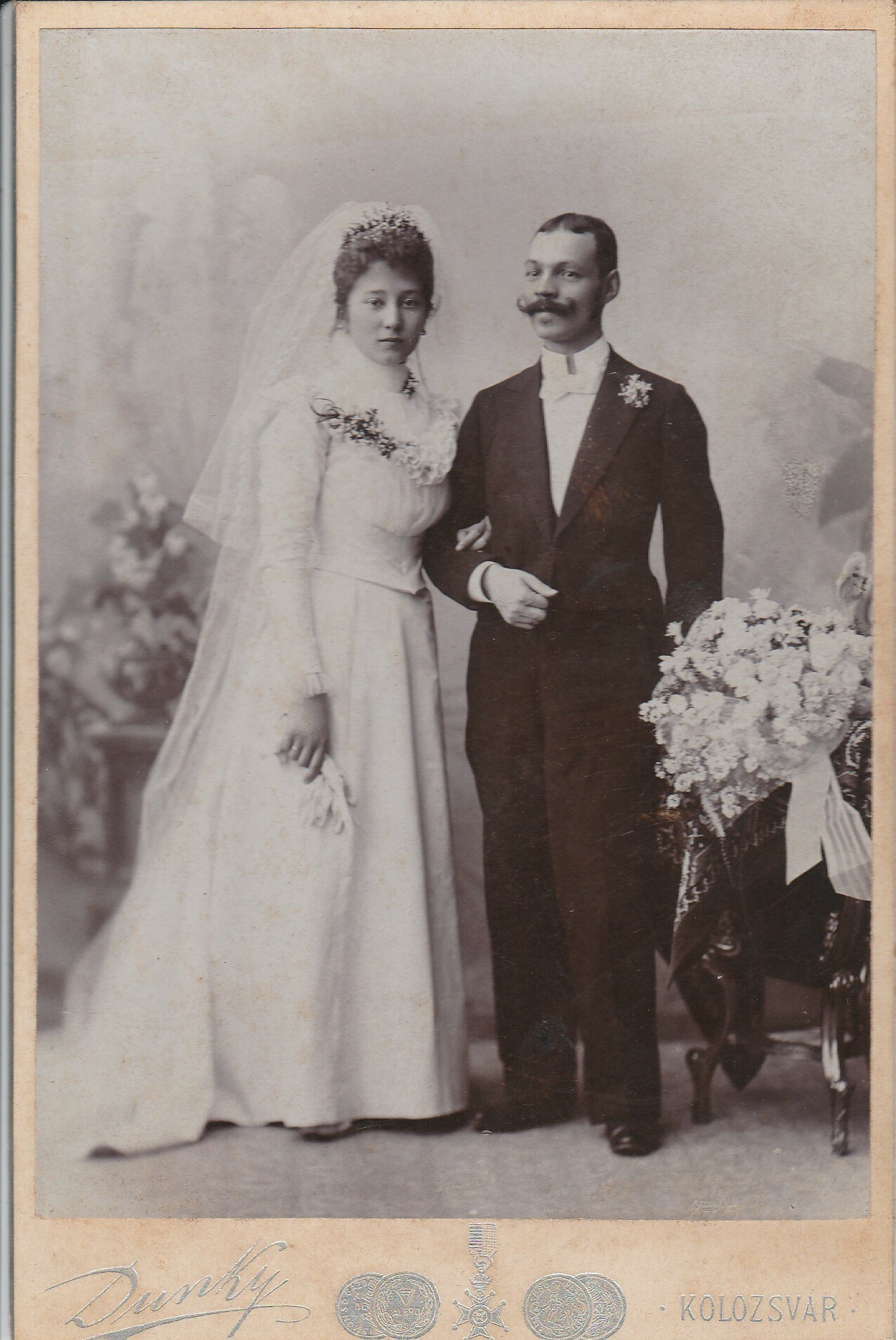 Esküvői fotó Kolozsvárról (Tapolcai Városi Múzeum CC BY-NC-SA)